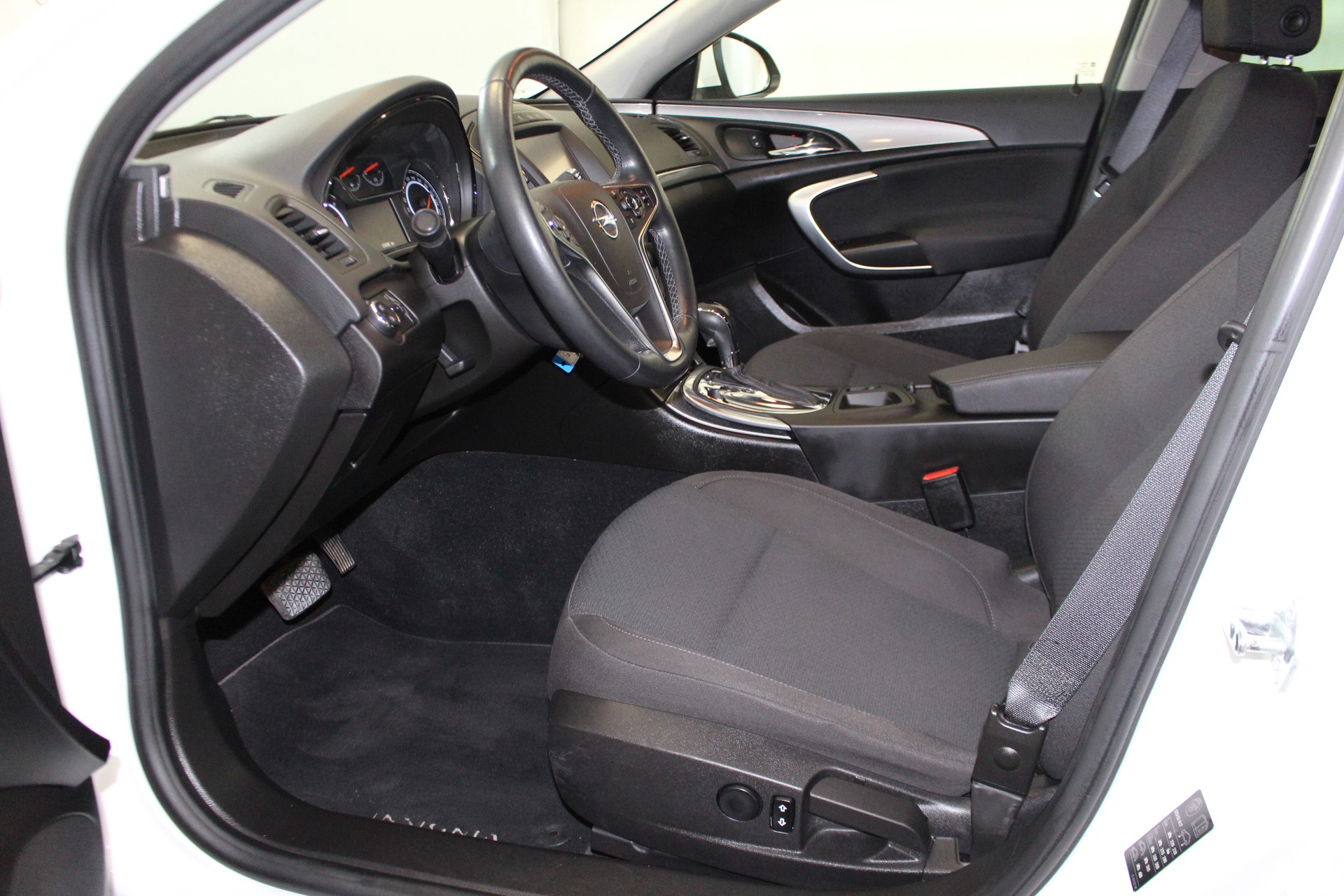 OPEL Insignia Sports Tourer 2.0 CDTi 170 4x4 Edition-image-6
