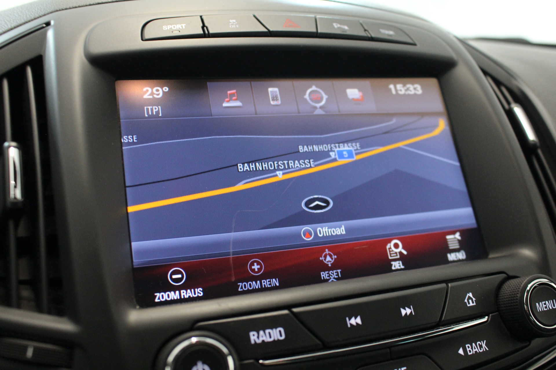 OPEL Insignia Sports Tourer 2.0 CDTi 170 4x4 Edition-image-16