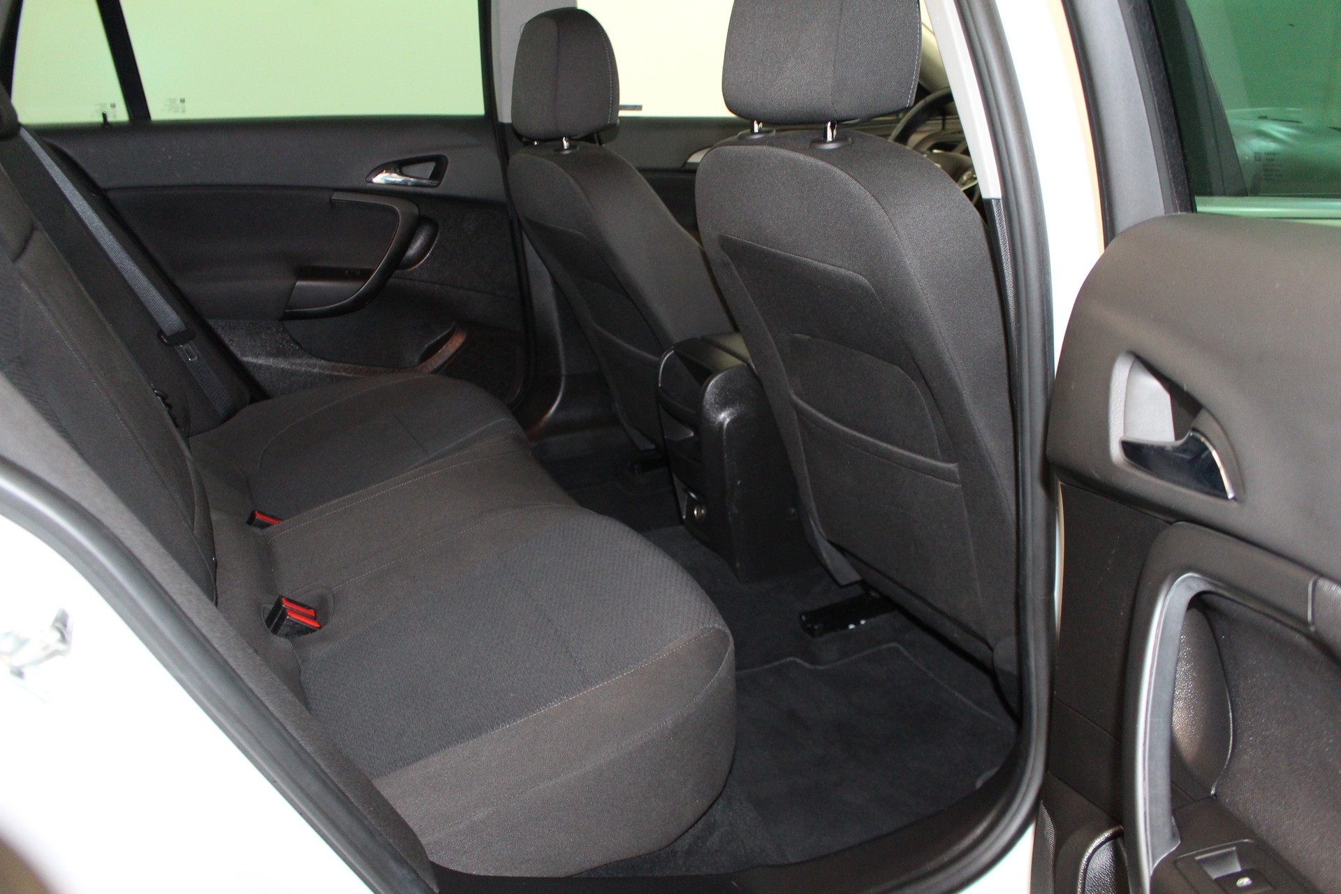 OPEL Insignia Sports Tourer 2.0 CDTi 170 4x4 Edition-image-9