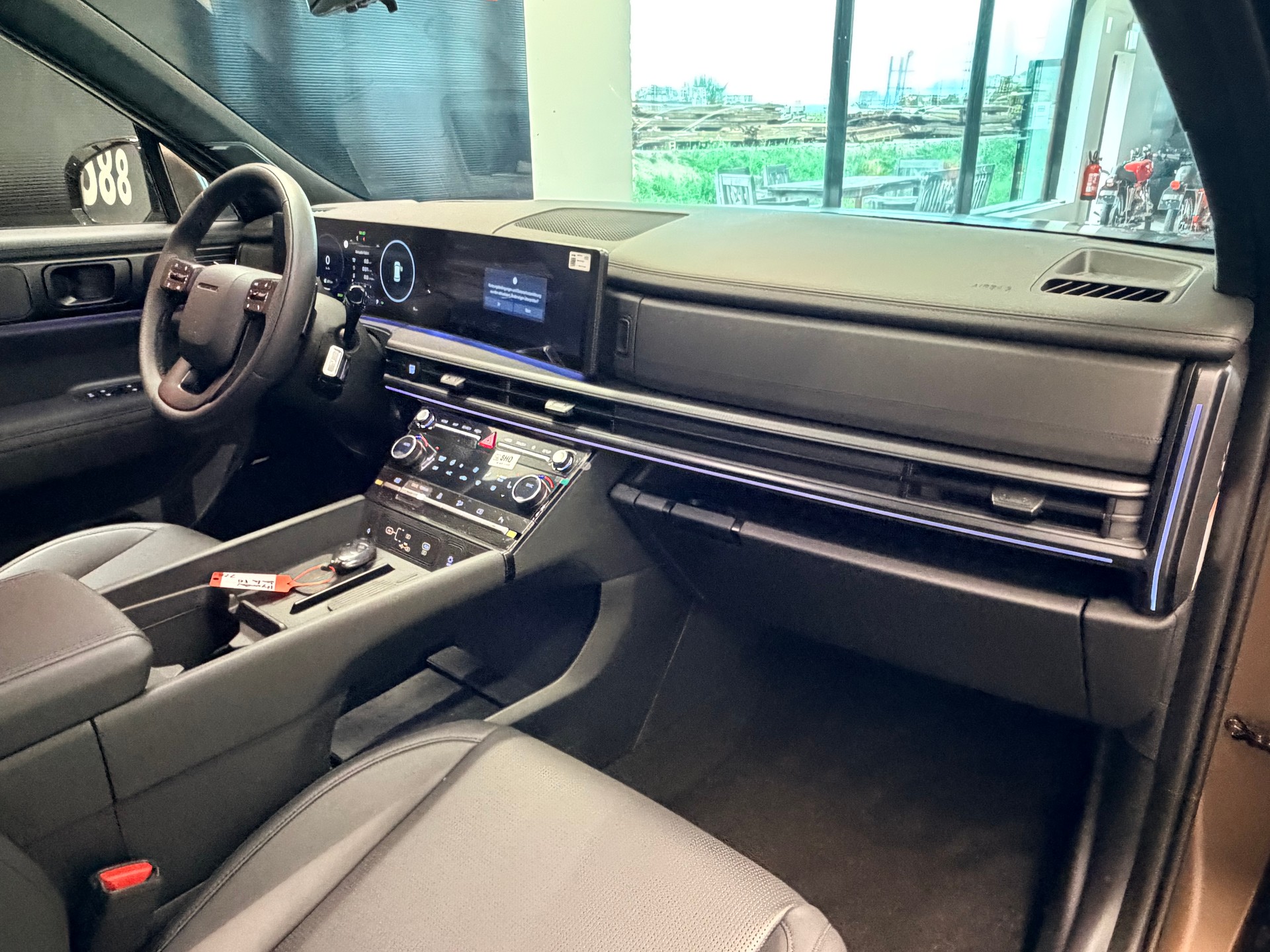 HYUNDAI Santa Fe 1.6 T-GDi PHEV Calligraphy 4WD Automatic-image-12