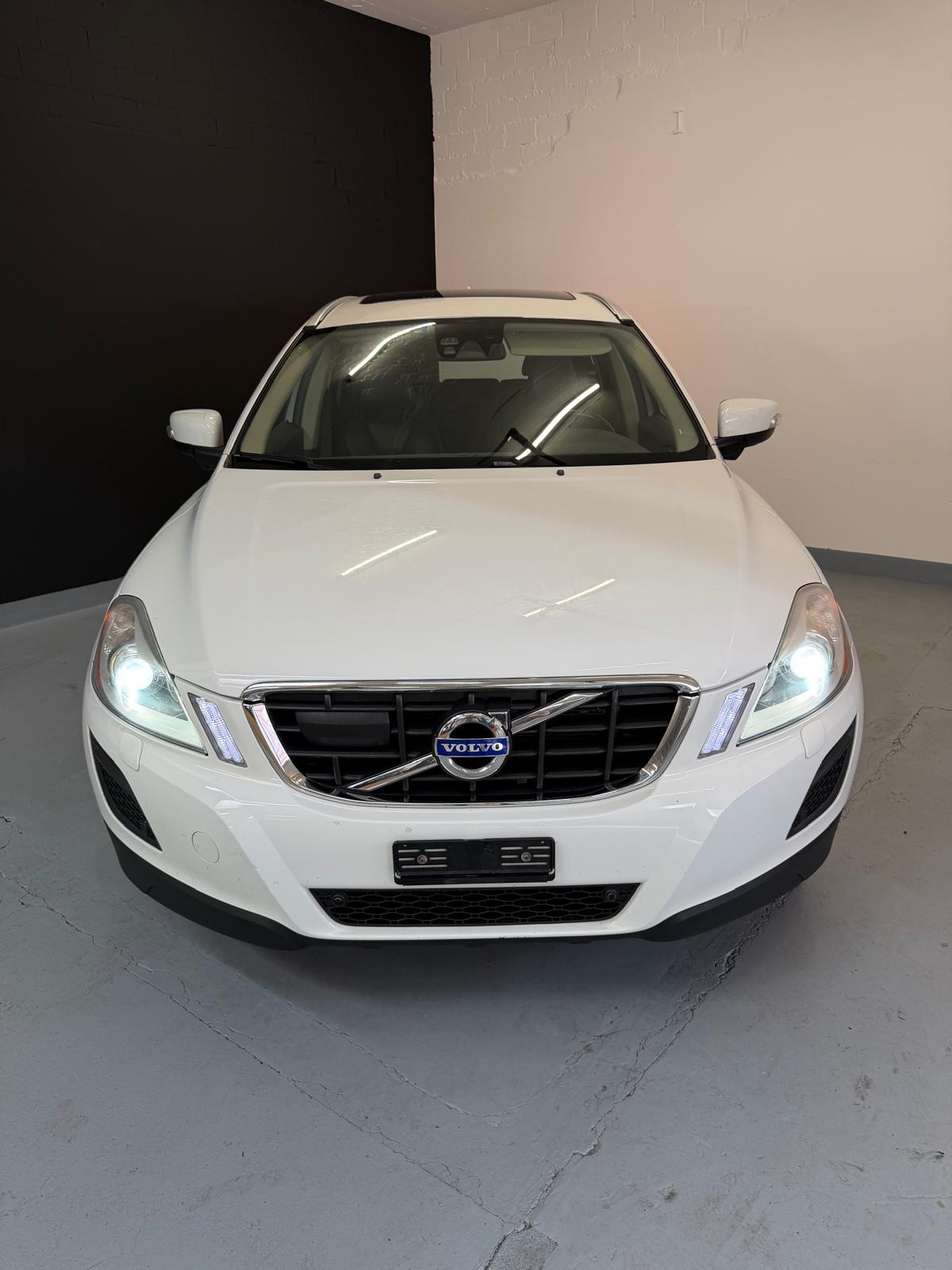 VOLVO XC60 D5 AWD Kinetic Geartronic ***CH-Fahrzeug***-image-1