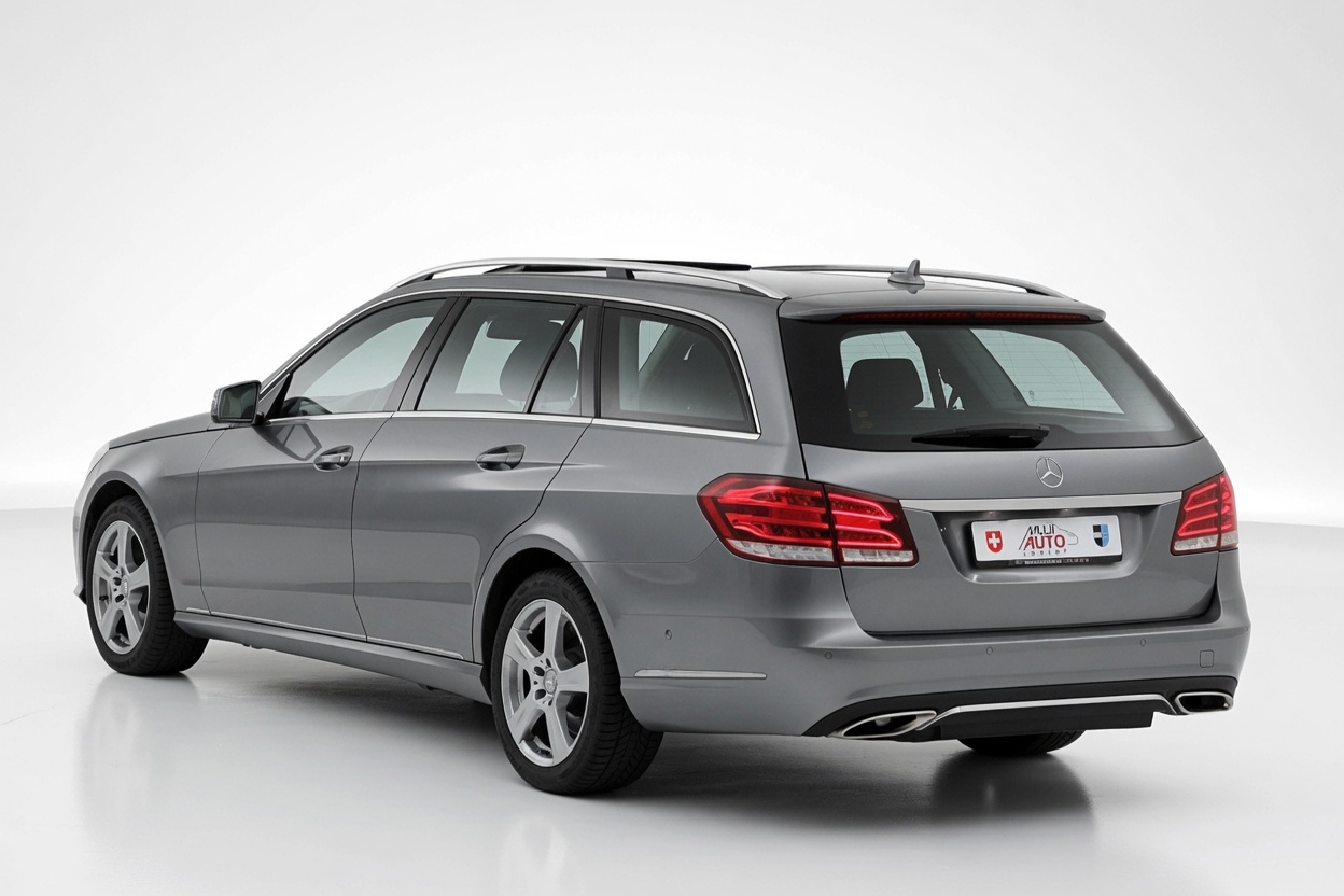 MERCEDES-BENZ E 250 BlueTEC Avantgarde 4Matic 7G-Tronic-showroom-element-2