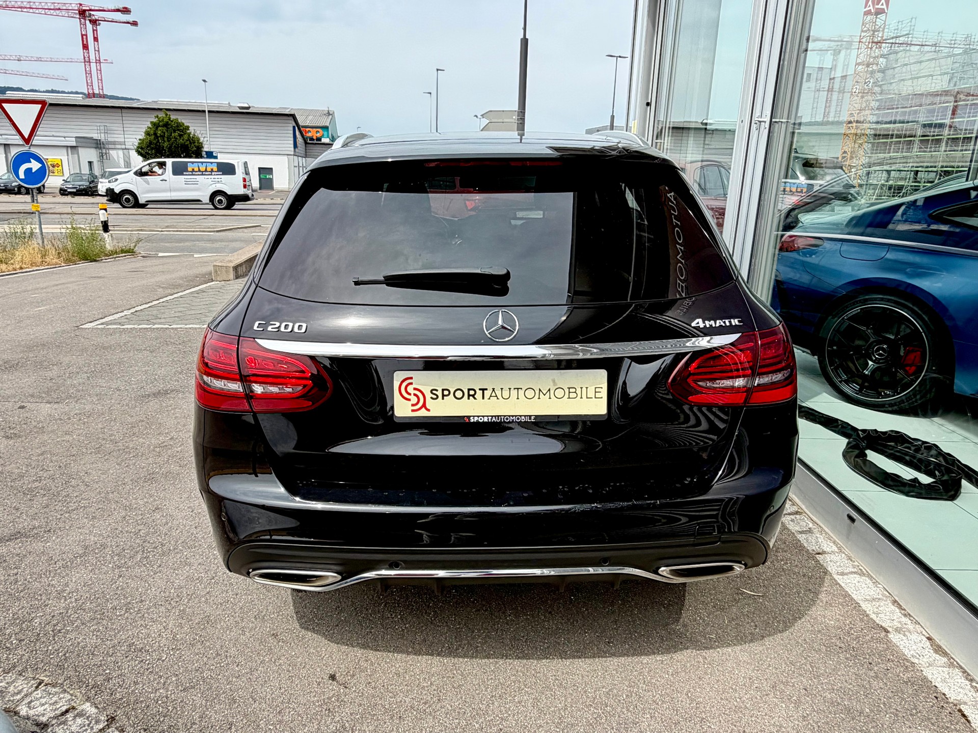 MERCEDES-BENZ C 200 AMG Line 4Matic 9G-Tronic-image-8