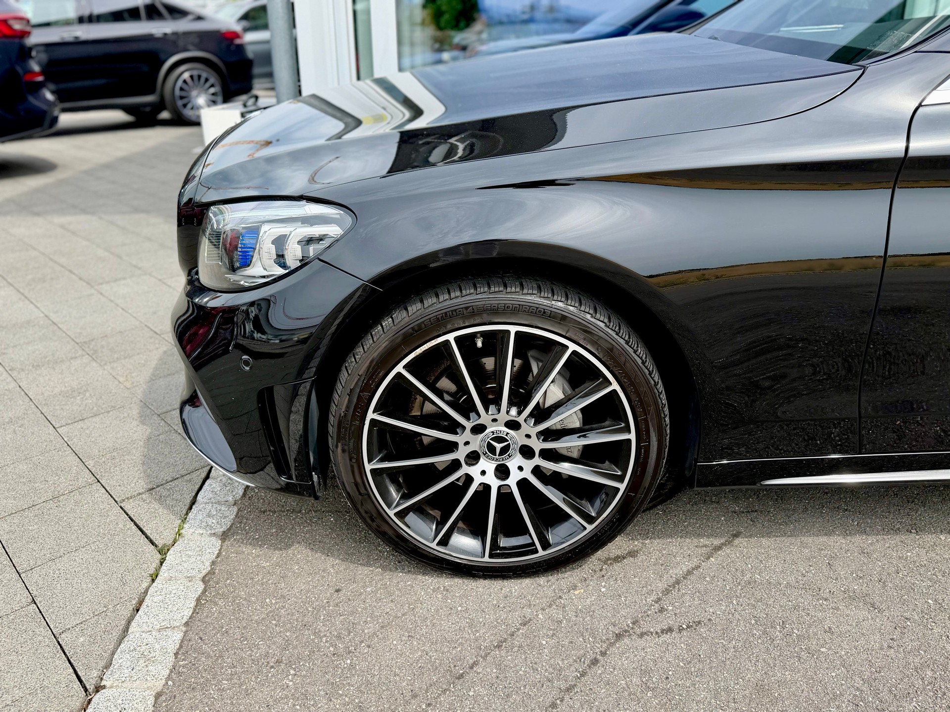 MERCEDES-BENZ C 200 AMG Line 4Matic 9G-Tronic-showroom-element-3