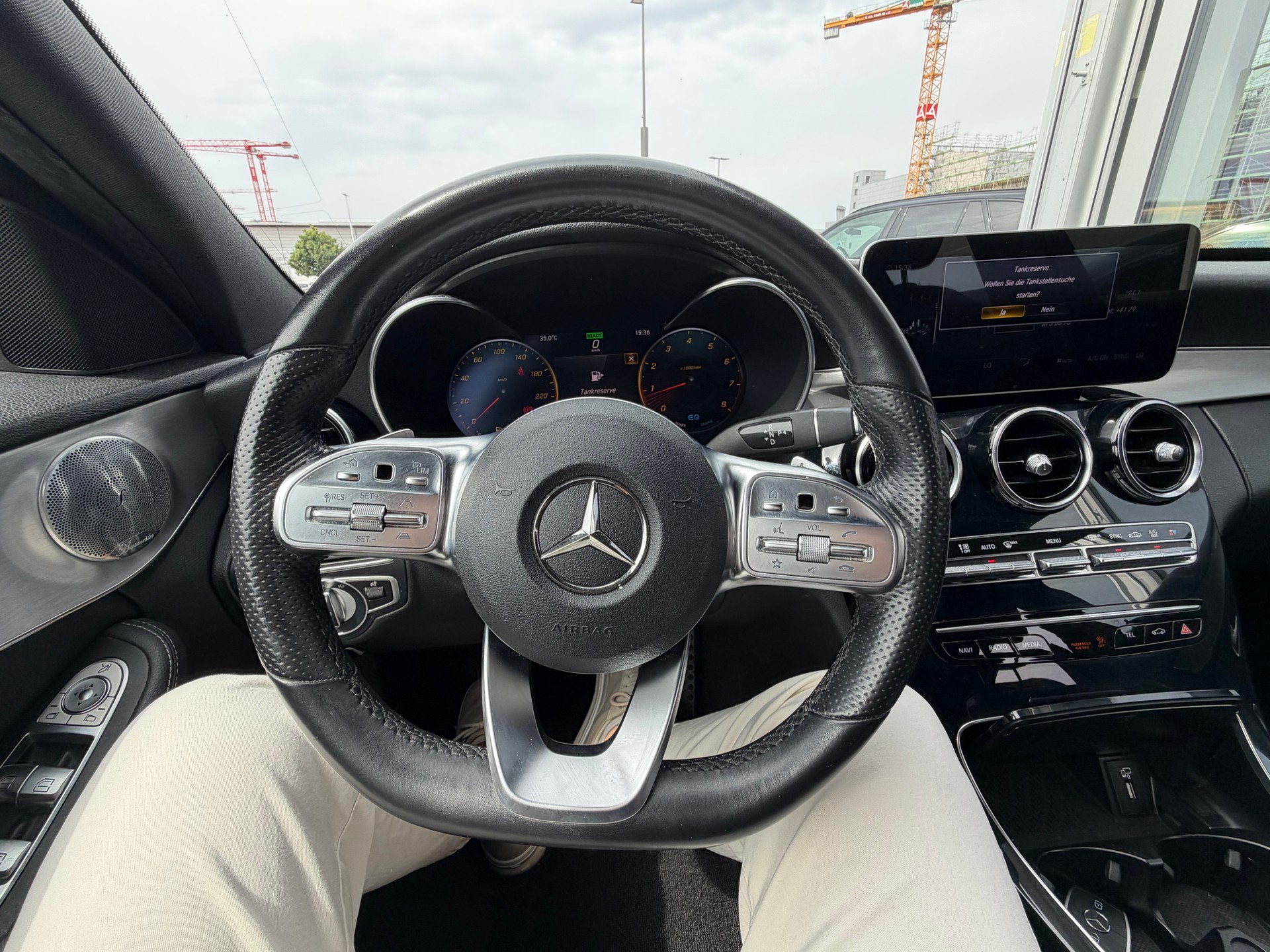 MERCEDES-BENZ C 200 AMG Line 4Matic 9G-Tronic-image-9