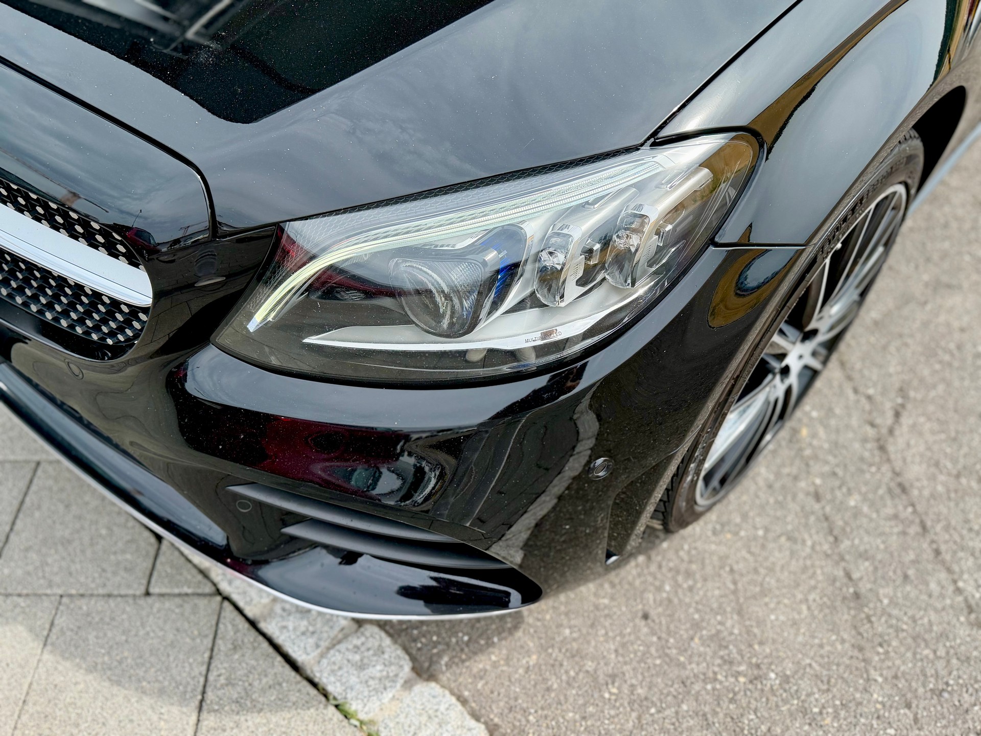 MERCEDES-BENZ C 200 AMG Line 4Matic 9G-Tronic-image-4