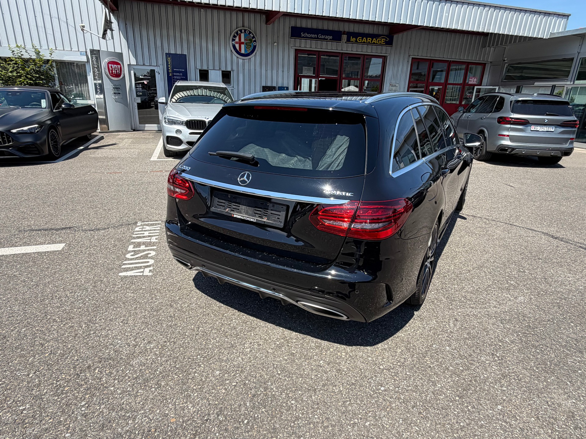 MERCEDES-BENZ C 200 AMG Line 4Matic 9G-Tronic-image-3
