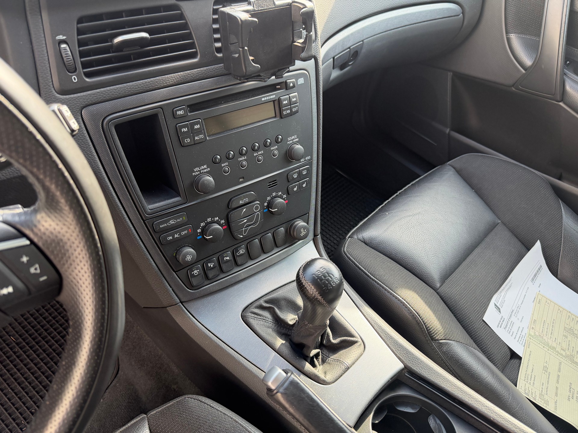 VOLVO V70 2.4D Momentum-image-29
