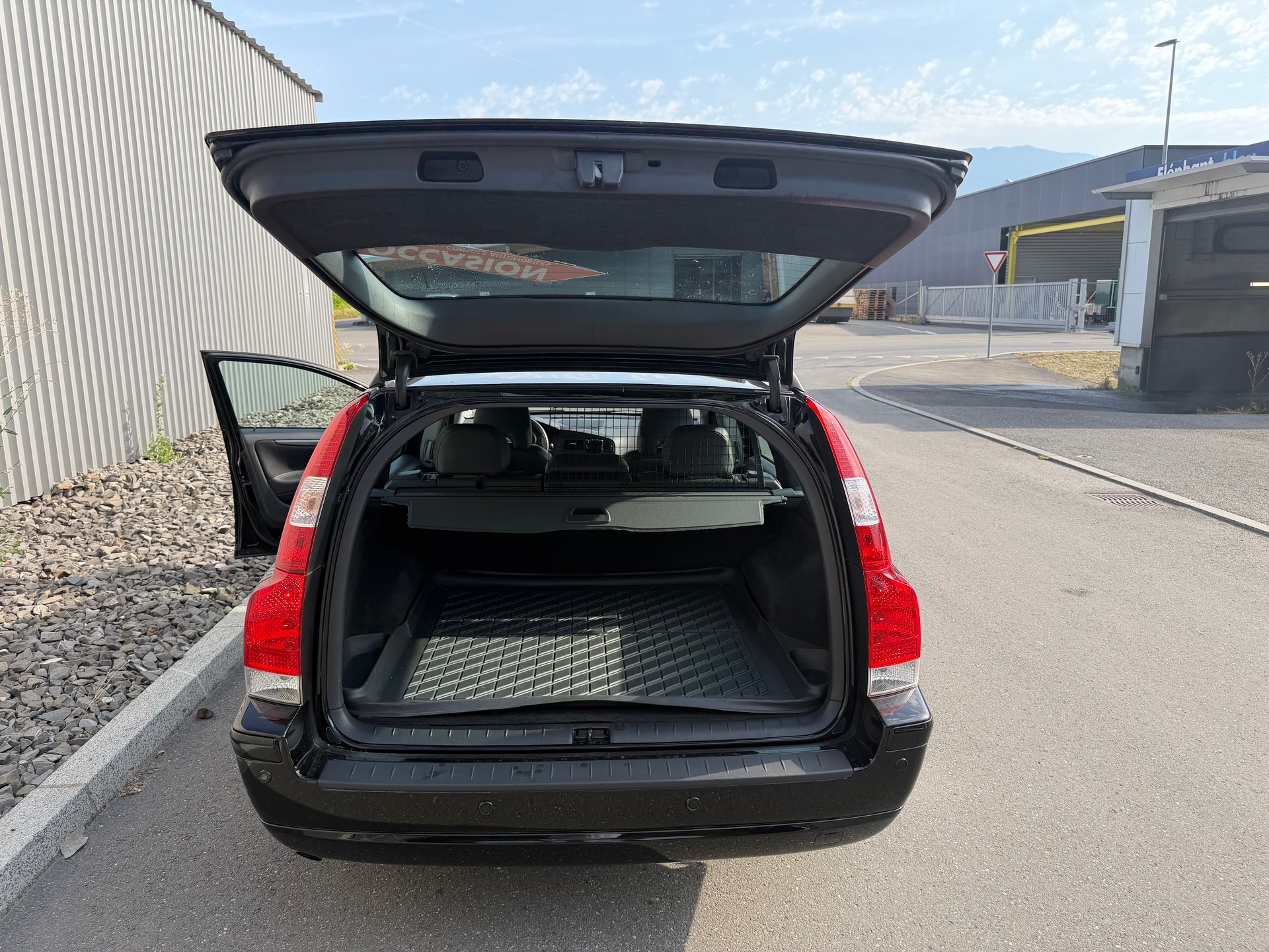 VOLVO V70 2.4D Momentum-image-45