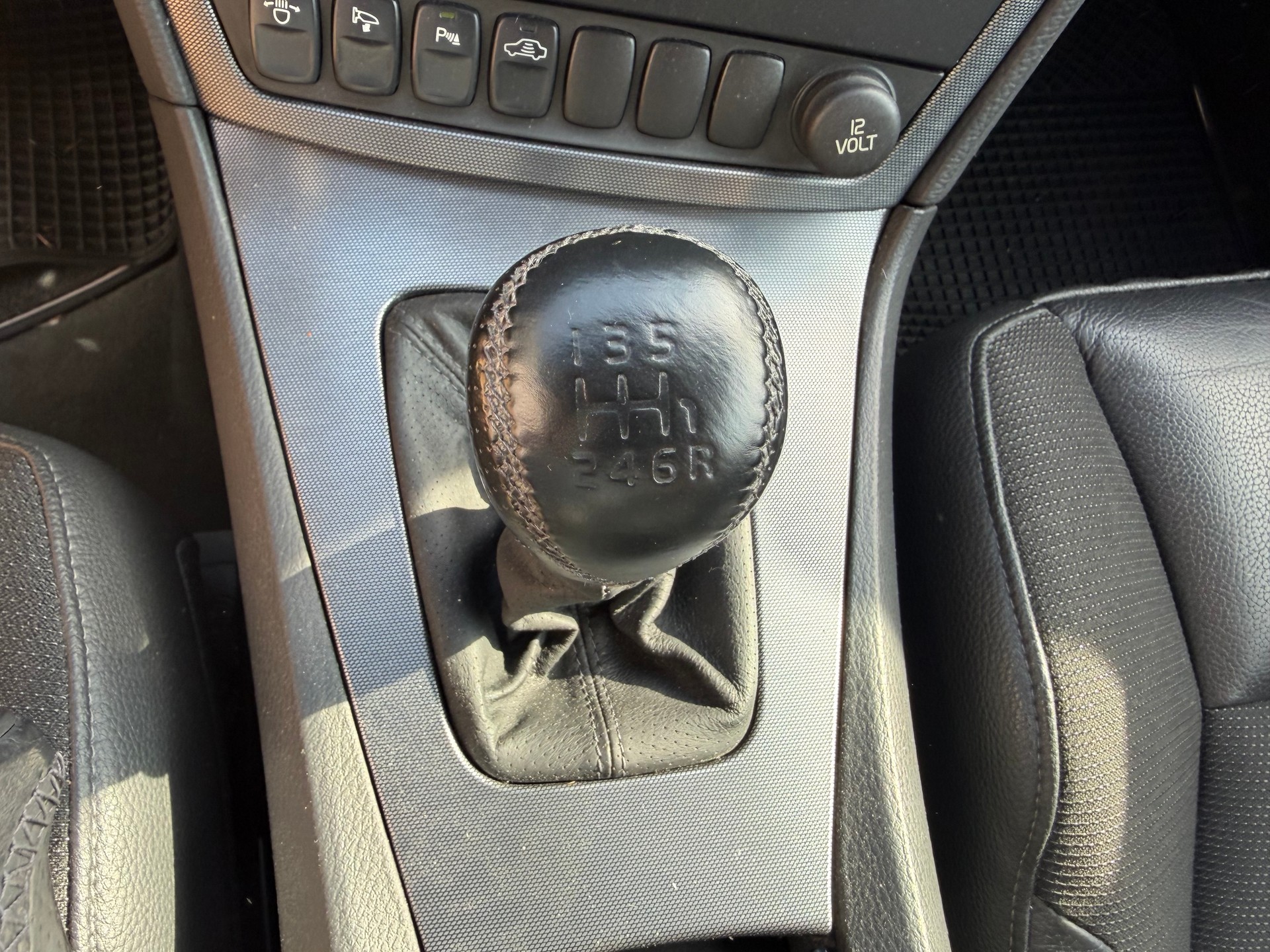 VOLVO V70 2.4D Momentum-image-32