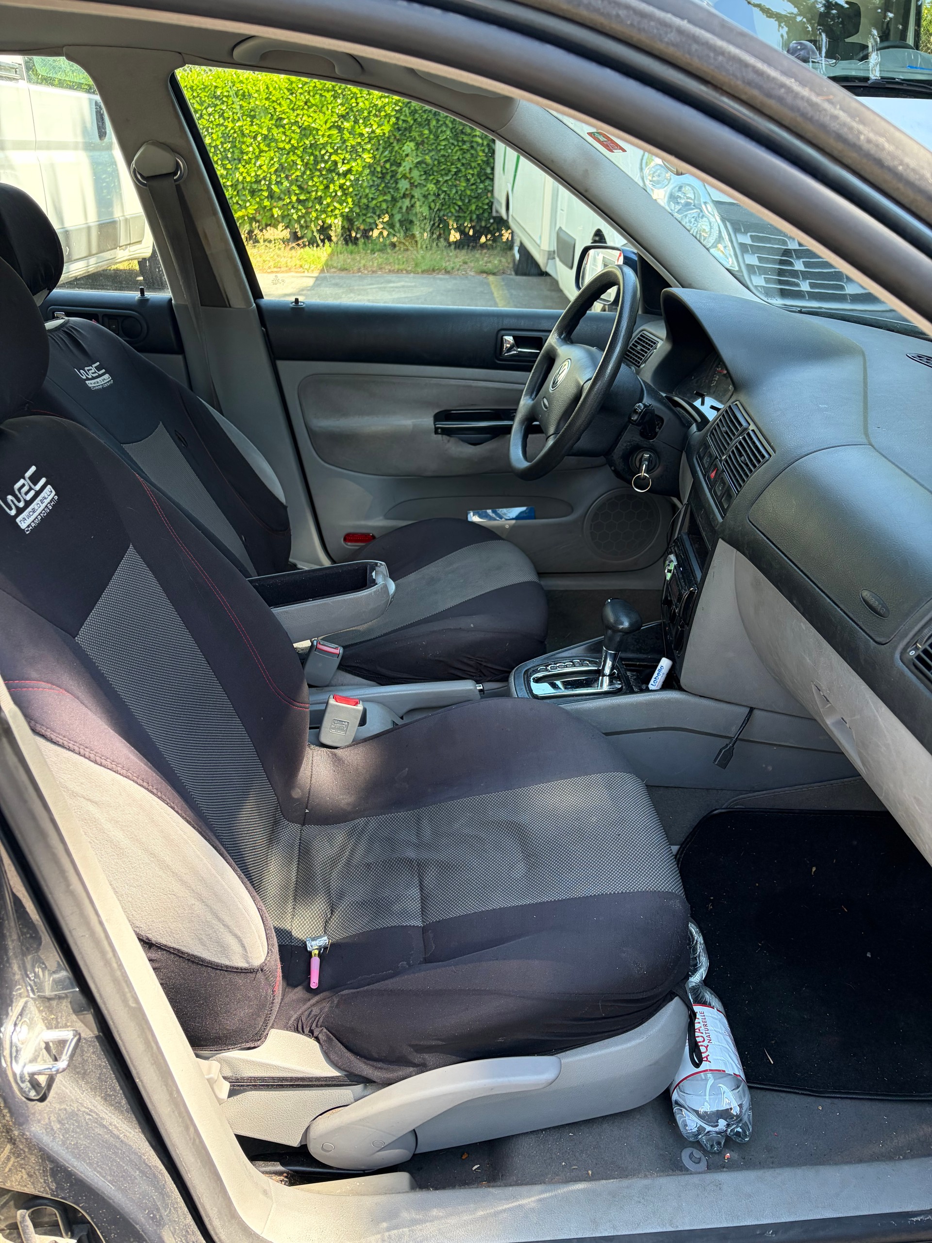 VW Golf 1.6 Comfortline Automatic-image-7