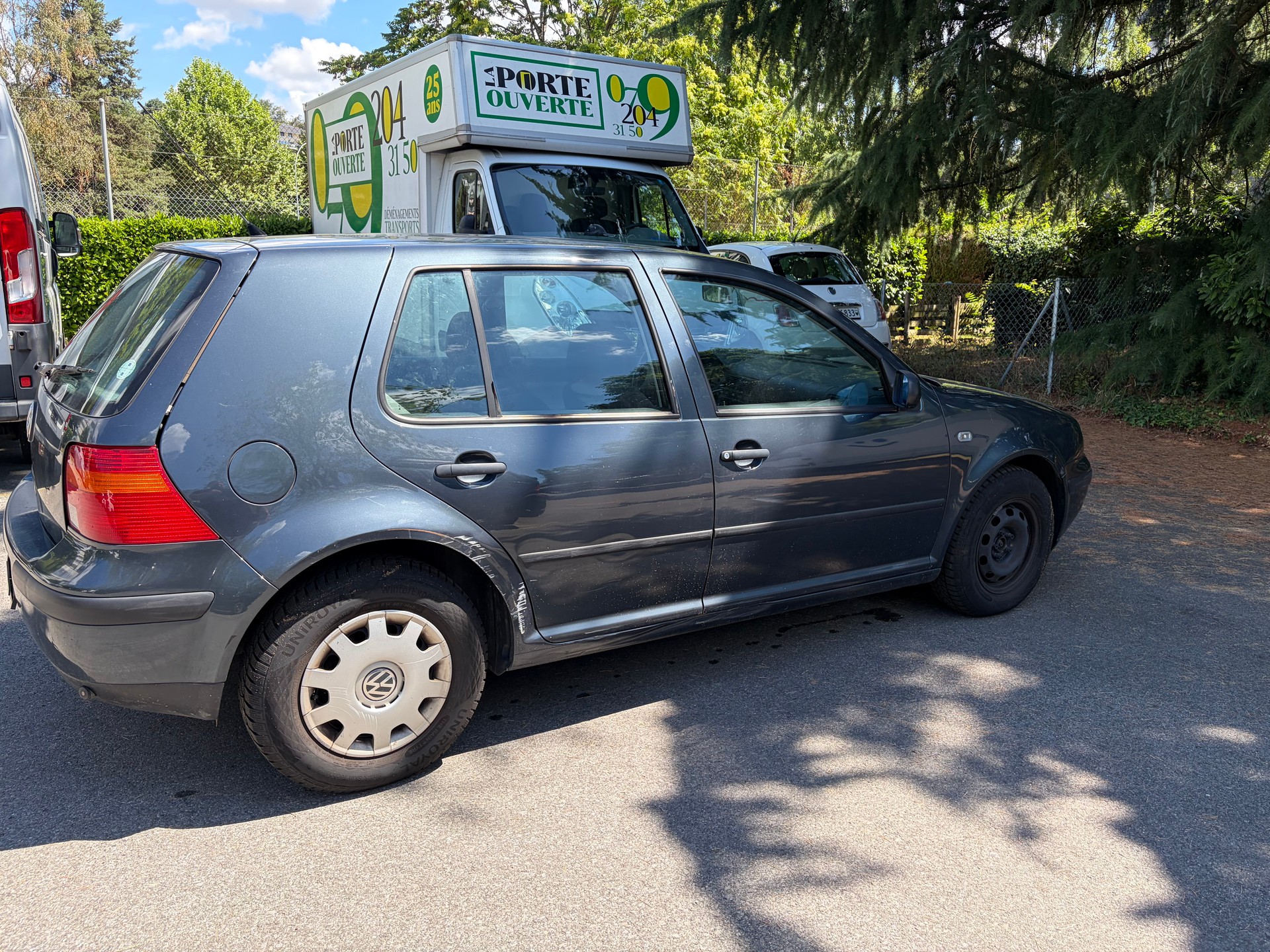 VW Golf 1.6 Comfortline Automatic-image-5