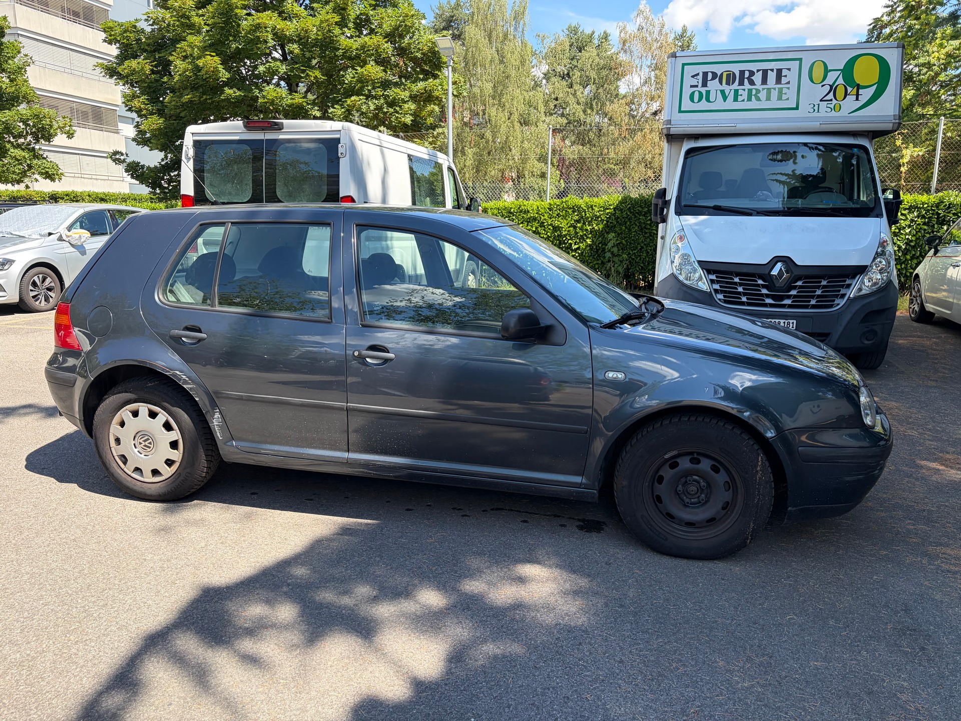 VW Golf 1.6 Comfortline Automatic-image-4