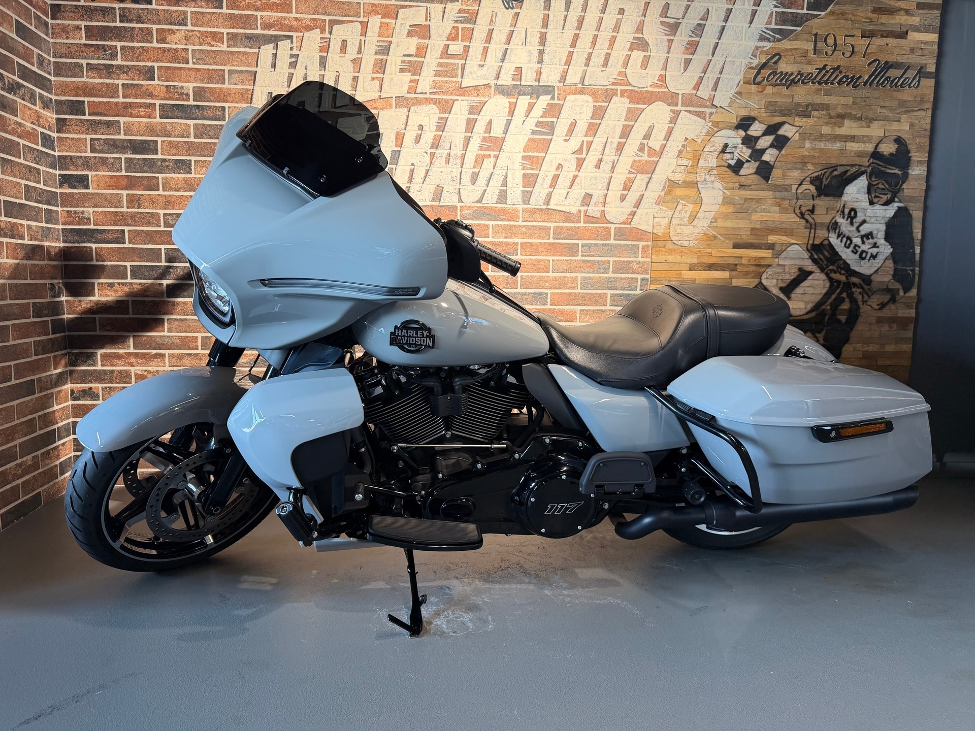 HARLEY-DAVIDSON FLHXU Street Glide Ultra 117