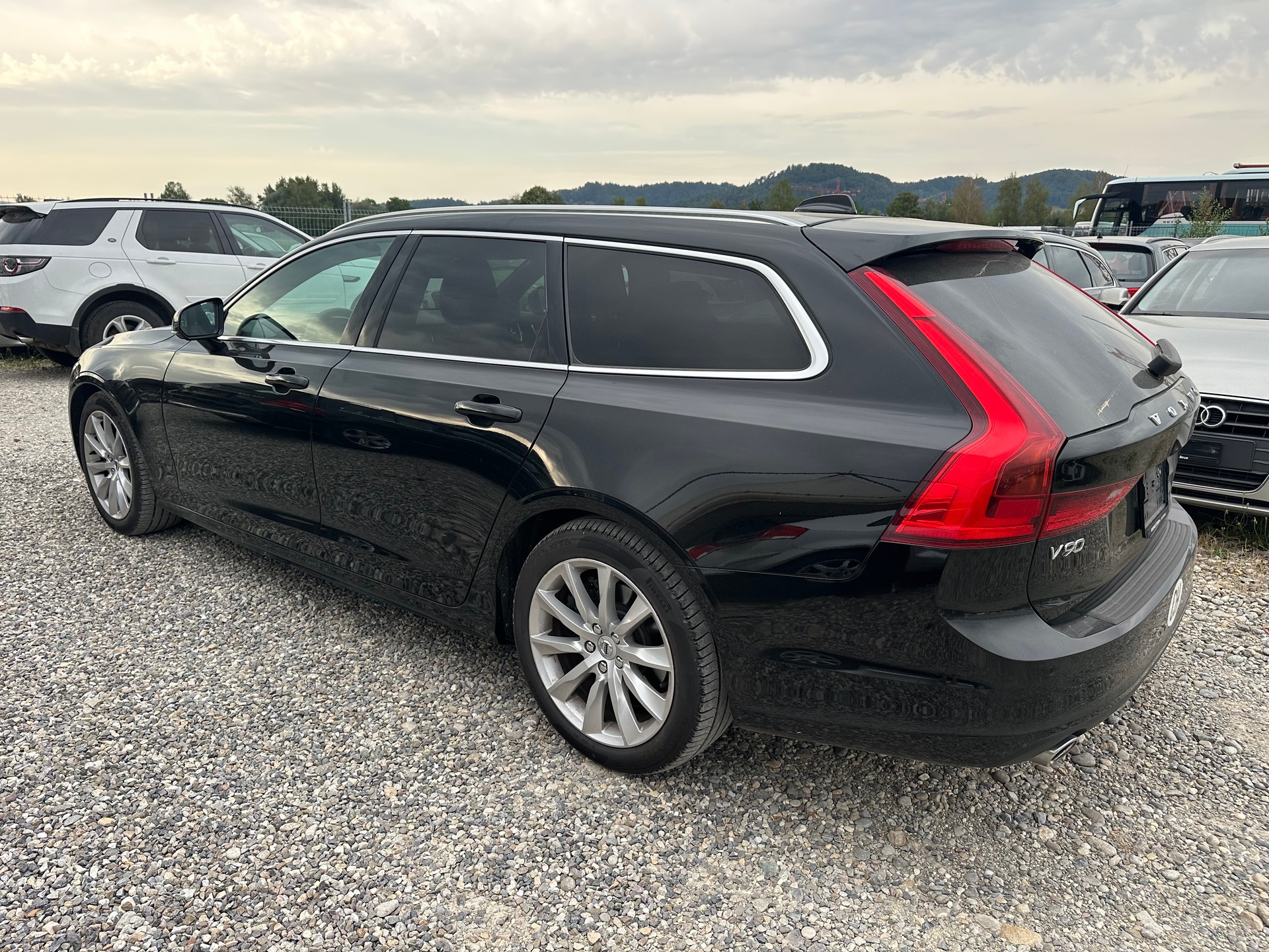 VOLVO V90 T4 Momentum Geartronic-image-5