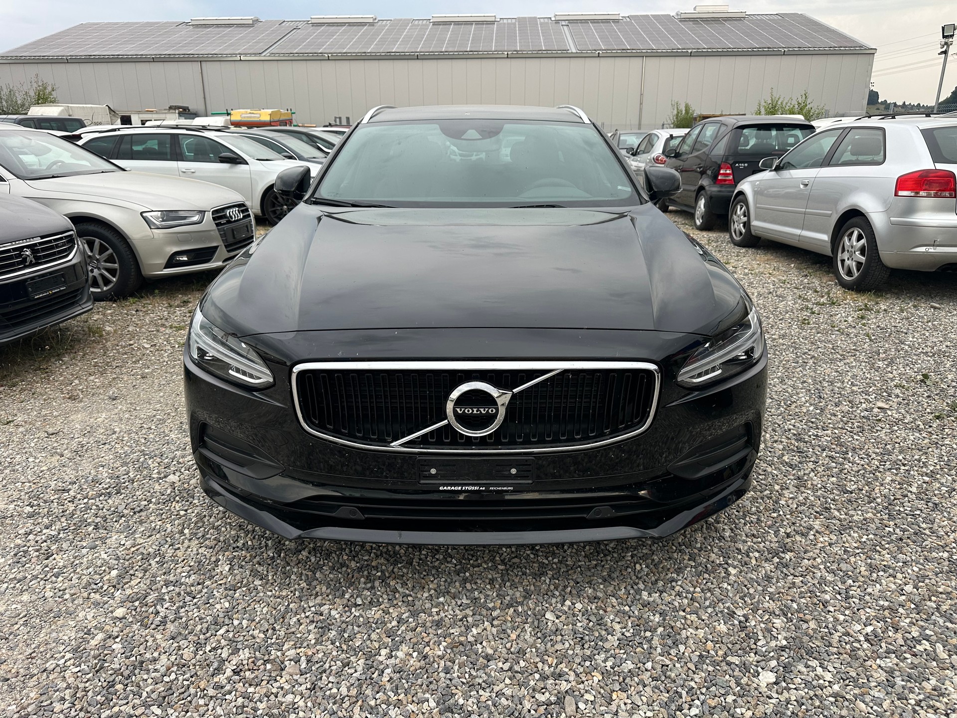 VOLVO V90 T4 Momentum Geartronic-image-1