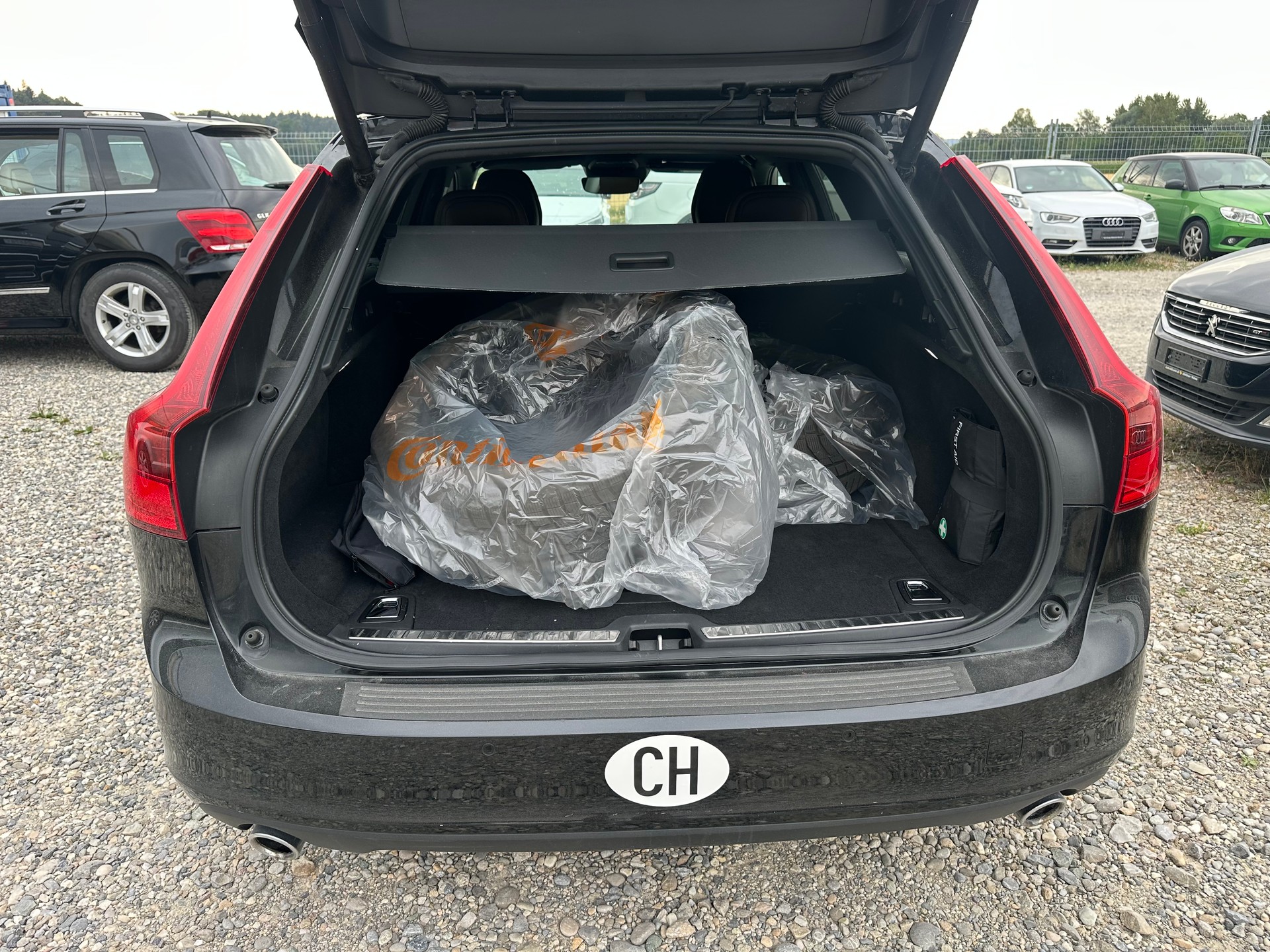VOLVO V90 T4 Momentum Geartronic-image-6