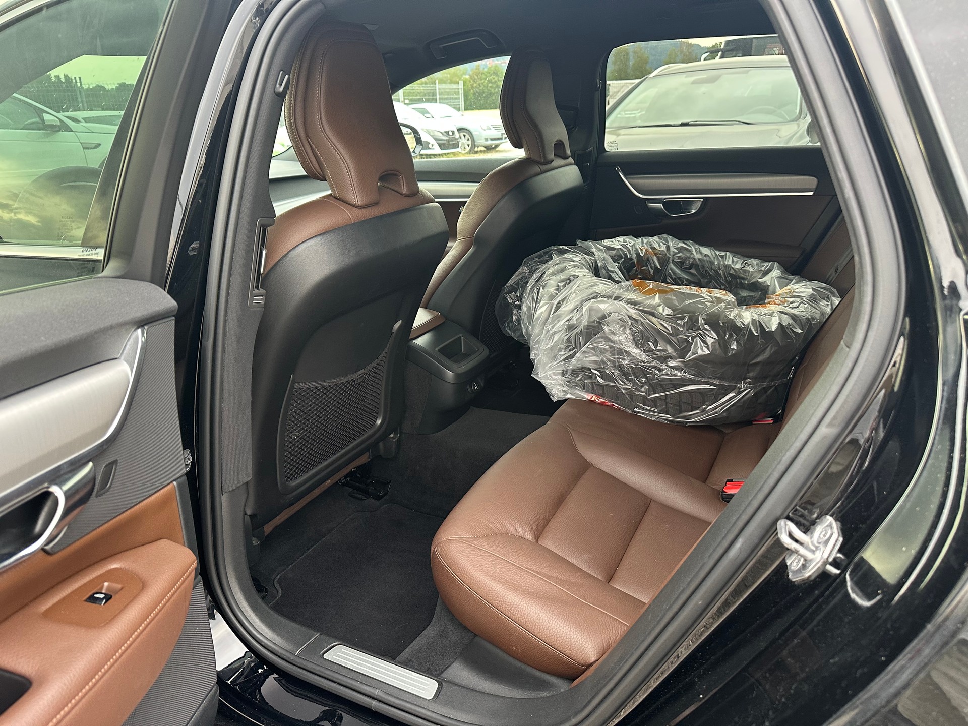 VOLVO V90 T4 Momentum Geartronic-image-9