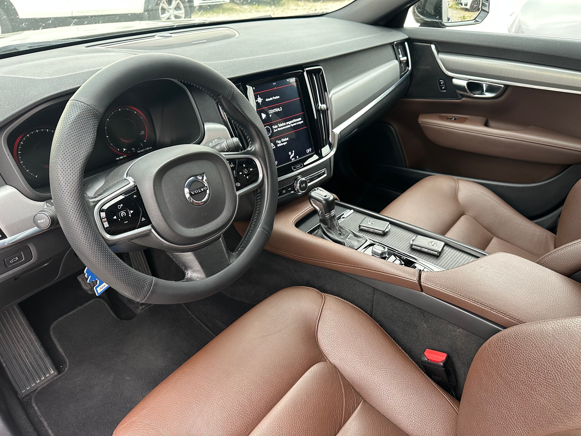 VOLVO V90 T4 Momentum Geartronic-image-10