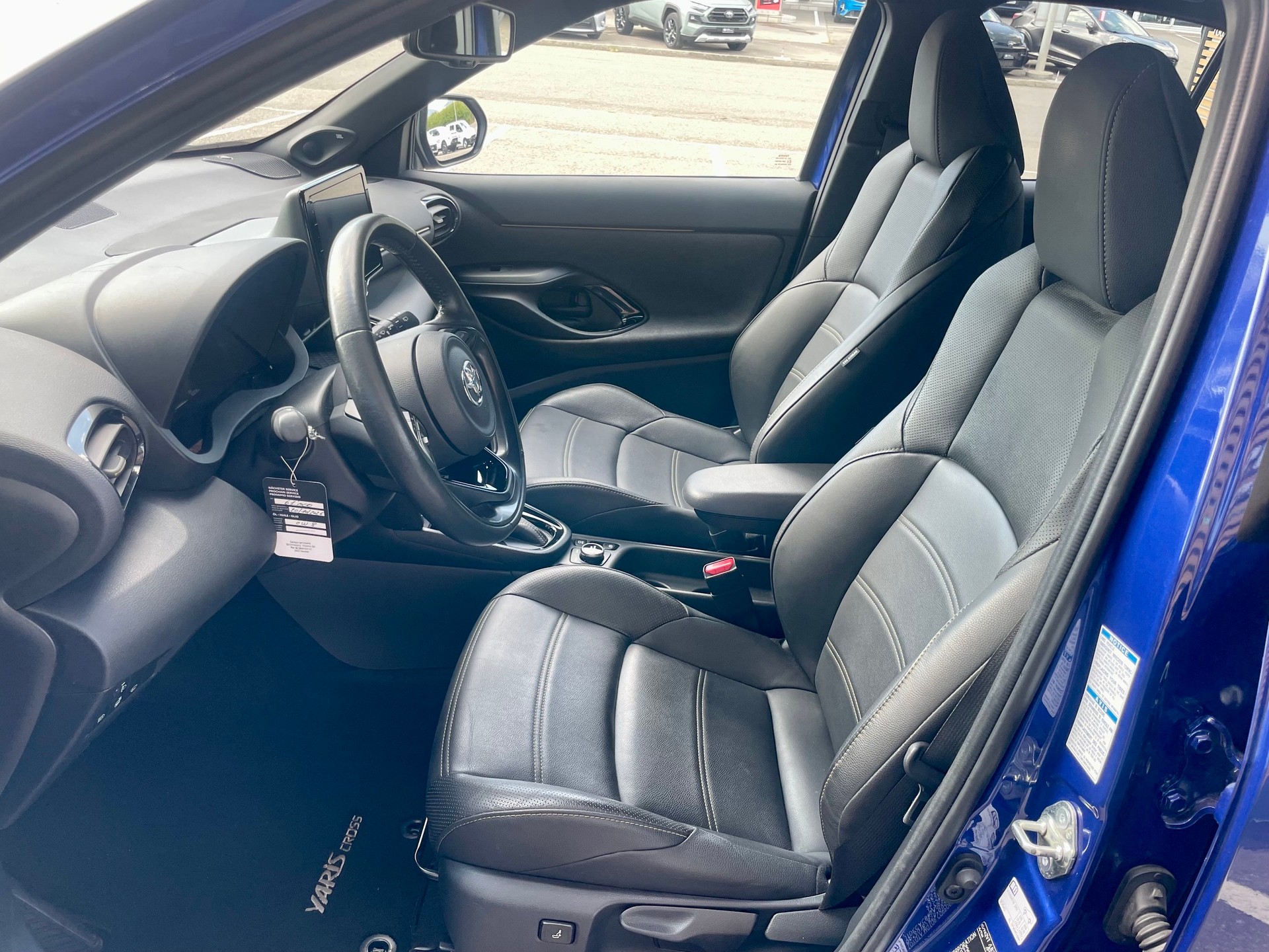 TOYOTA Yaris Cross 1.5 Premiere Edition e-CVT AWDi-image-6