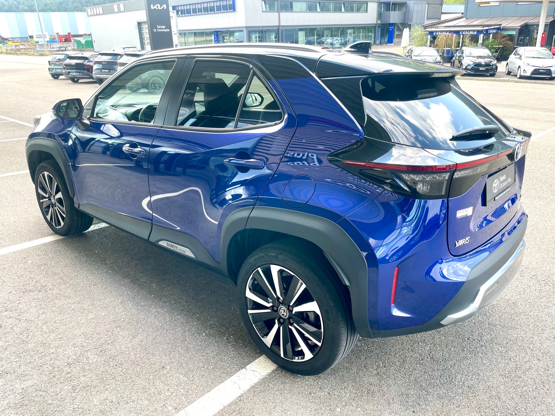TOYOTA Yaris Cross 1.5 Premiere Edition e-CVT AWDi-image-4