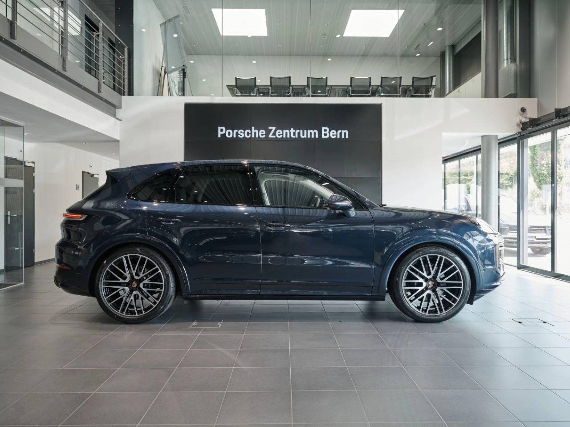 PORSCHE Cayenne Black Edition-image-1