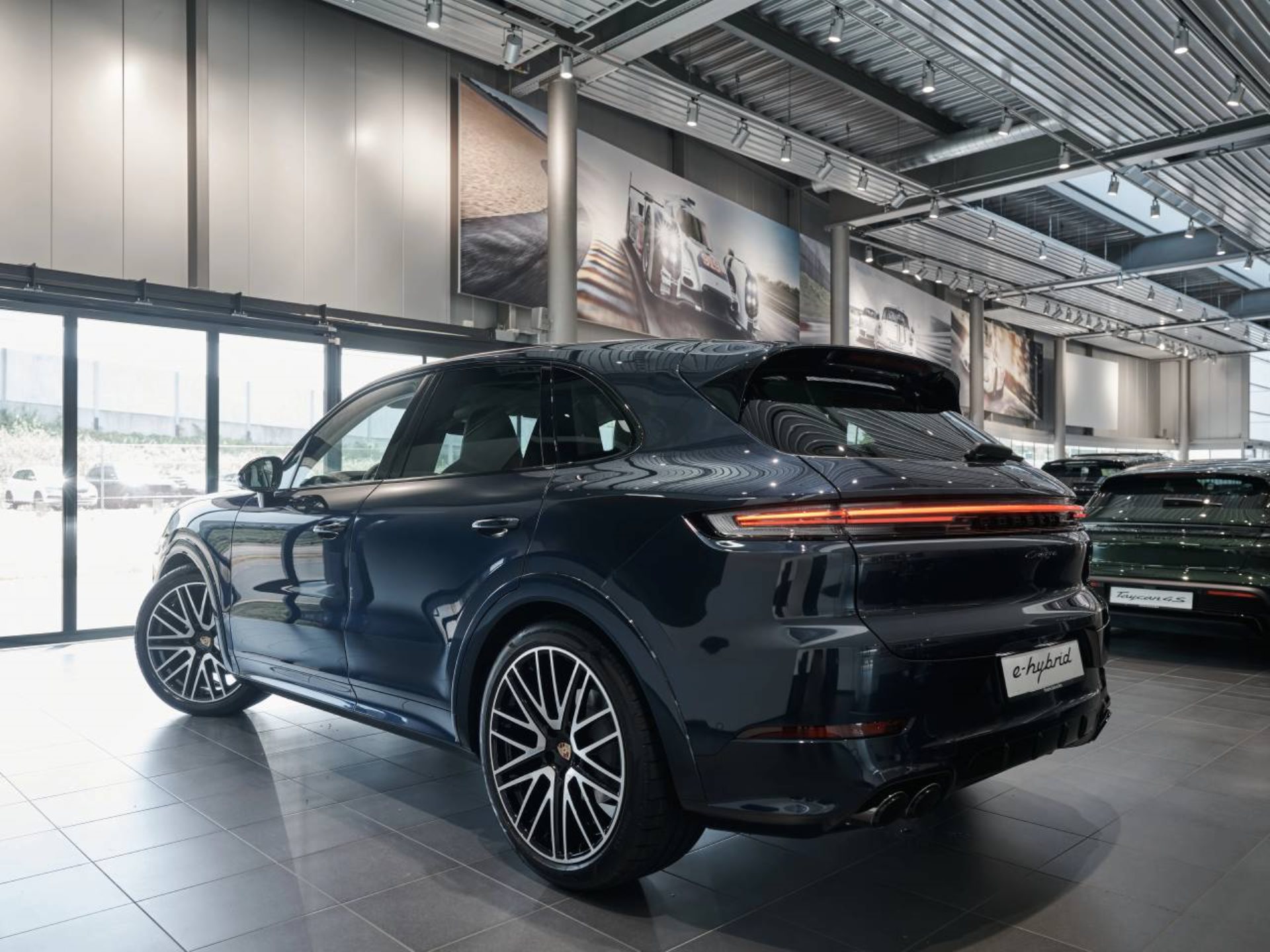 PORSCHE Cayenne Black Edition-image-7