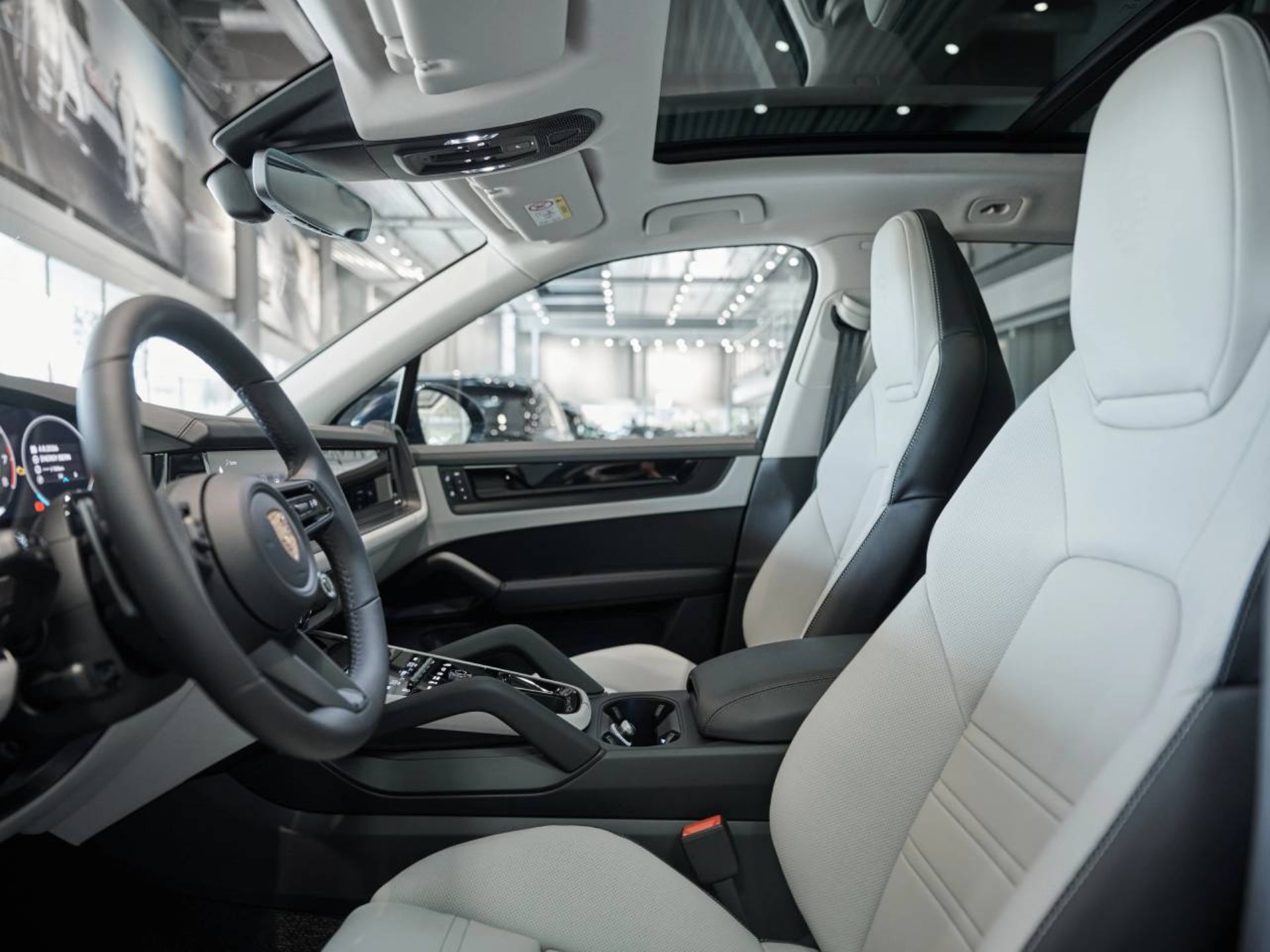 PORSCHE Cayenne Black Edition-image-3