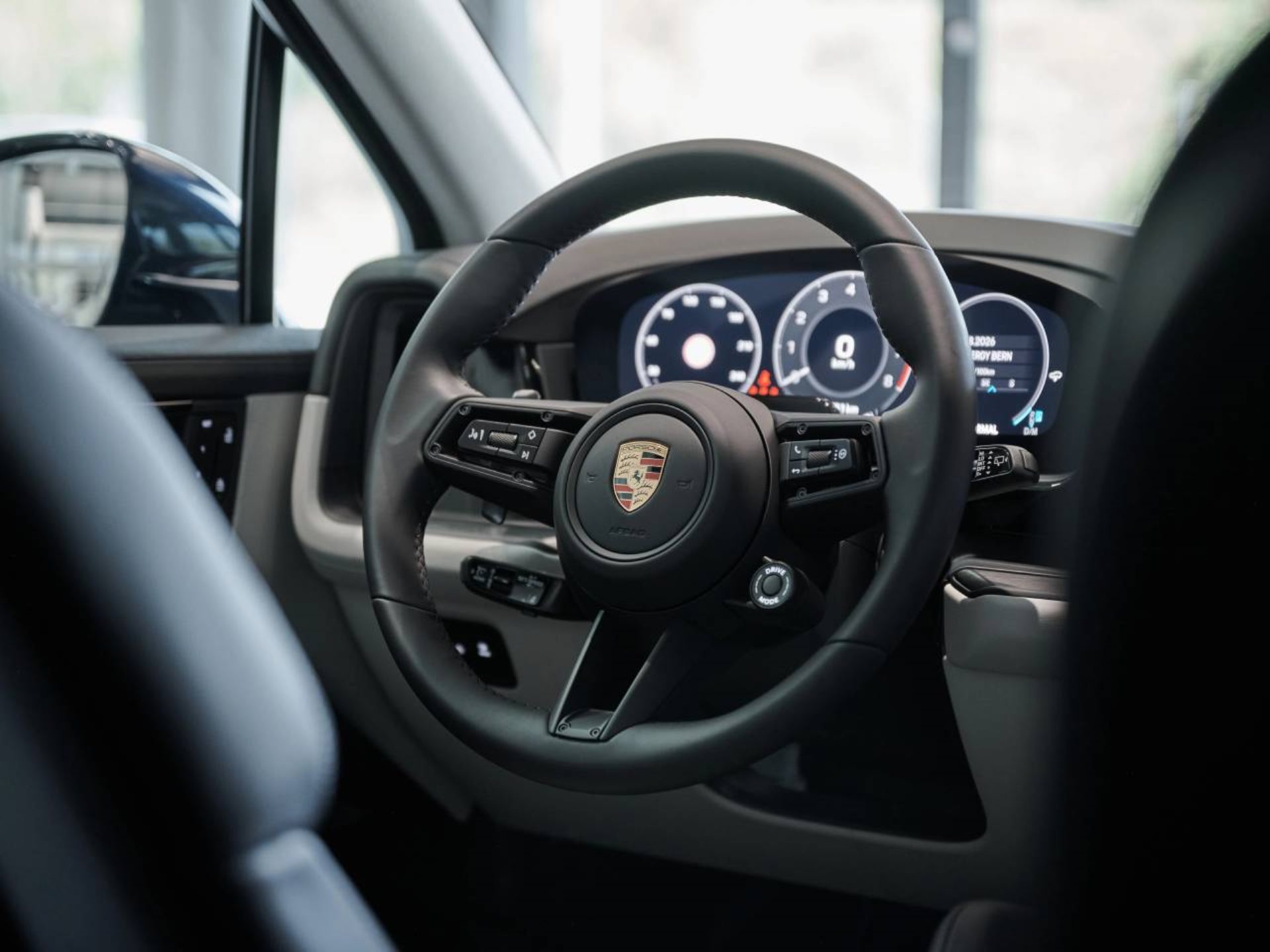PORSCHE Cayenne Black Edition-image-14