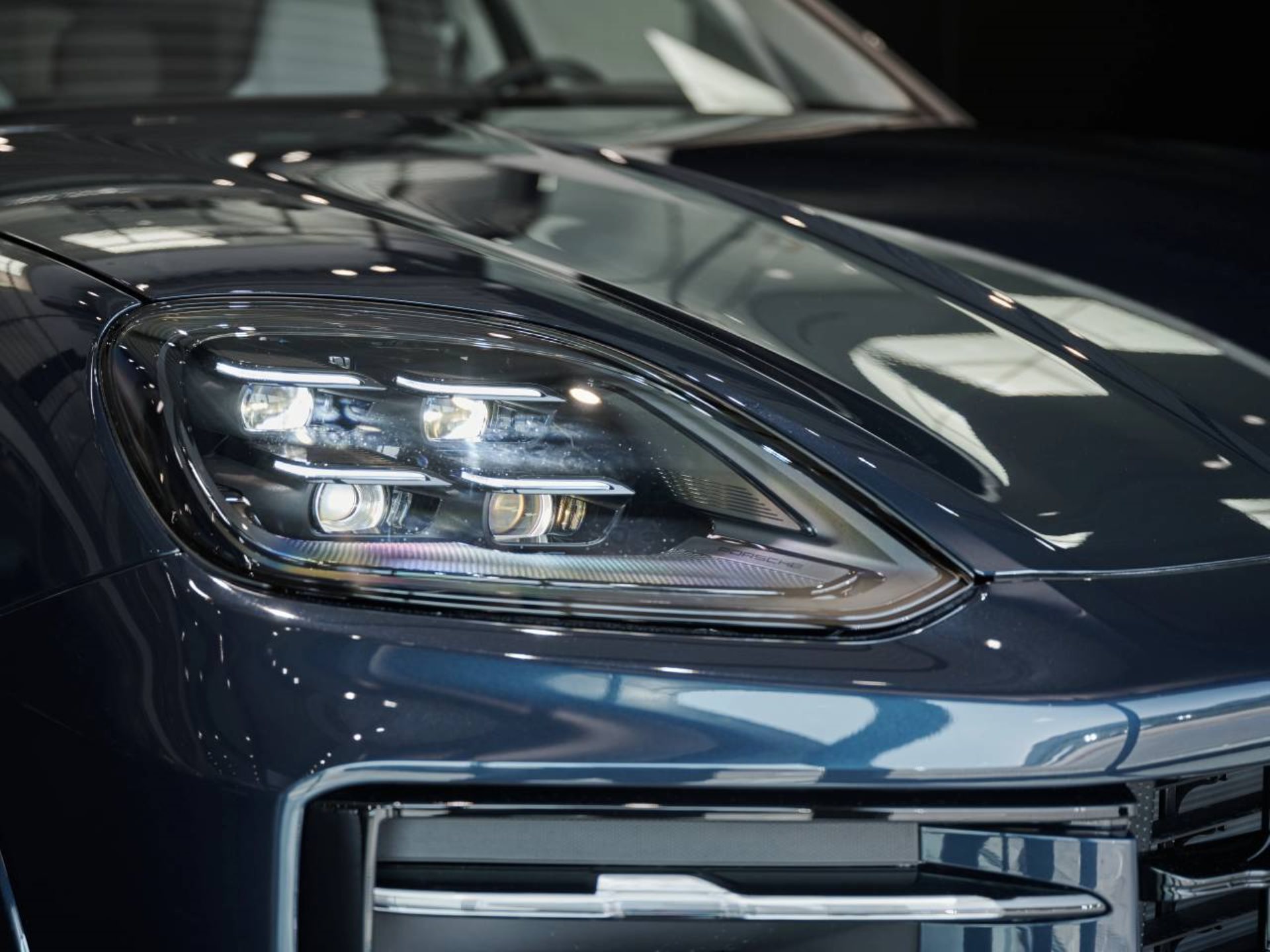 PORSCHE Cayenne Black Edition-image-23