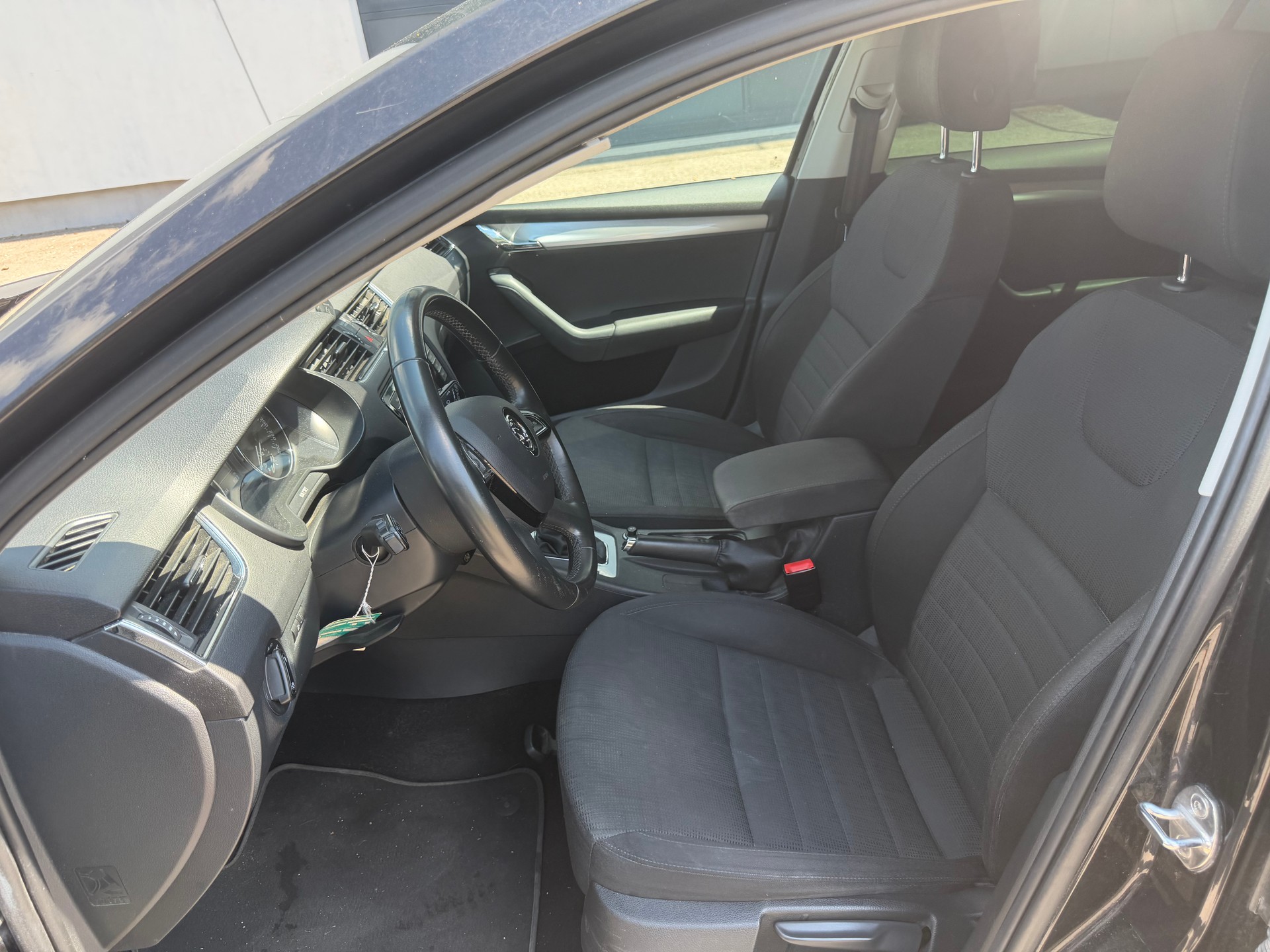SKODA Octavia Combi 1.8 TSI Fresh 4x4 DSG-image-7