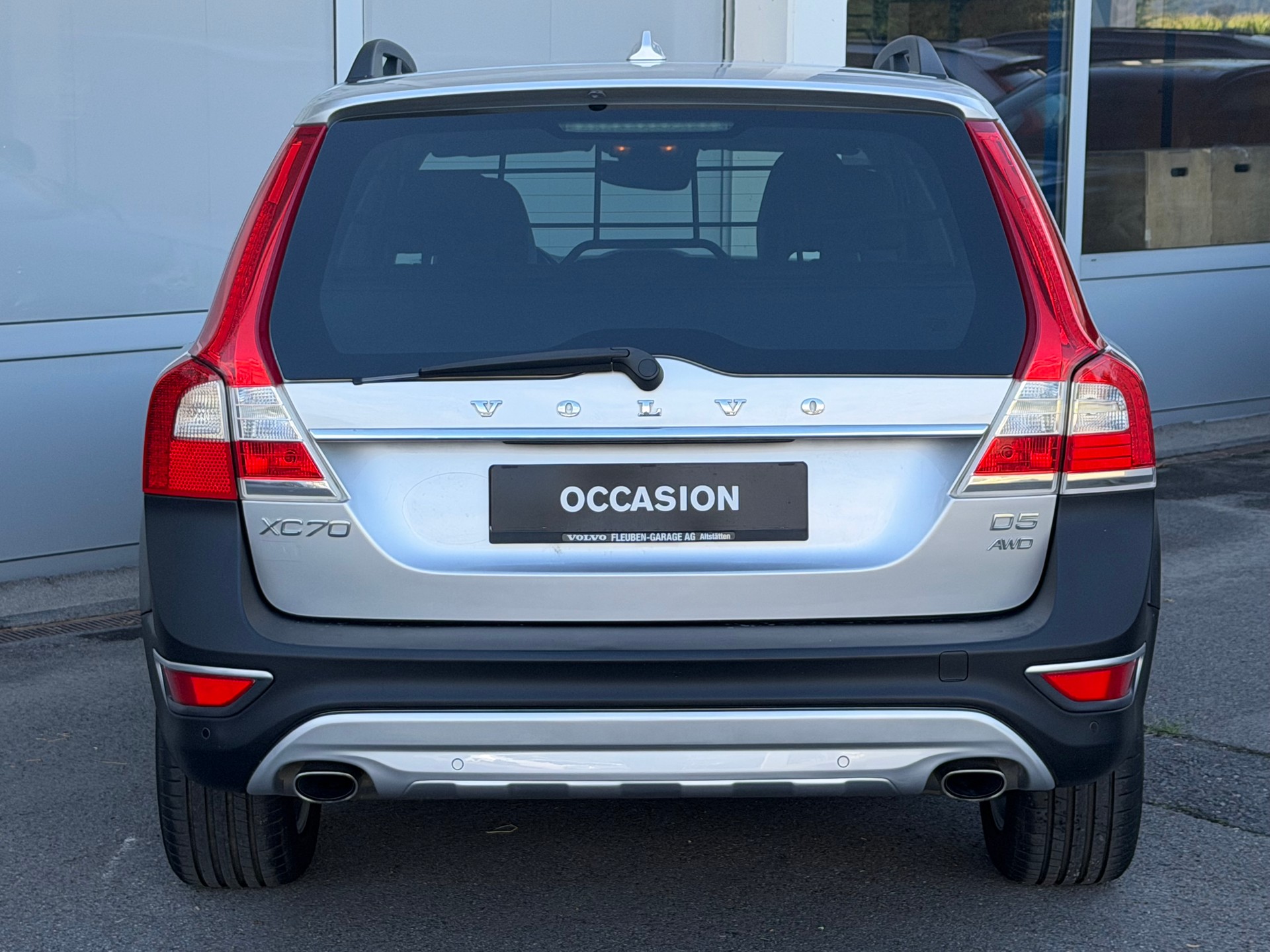 VOLVO XC70 D5 AWD Momentum Geartronic-image-17