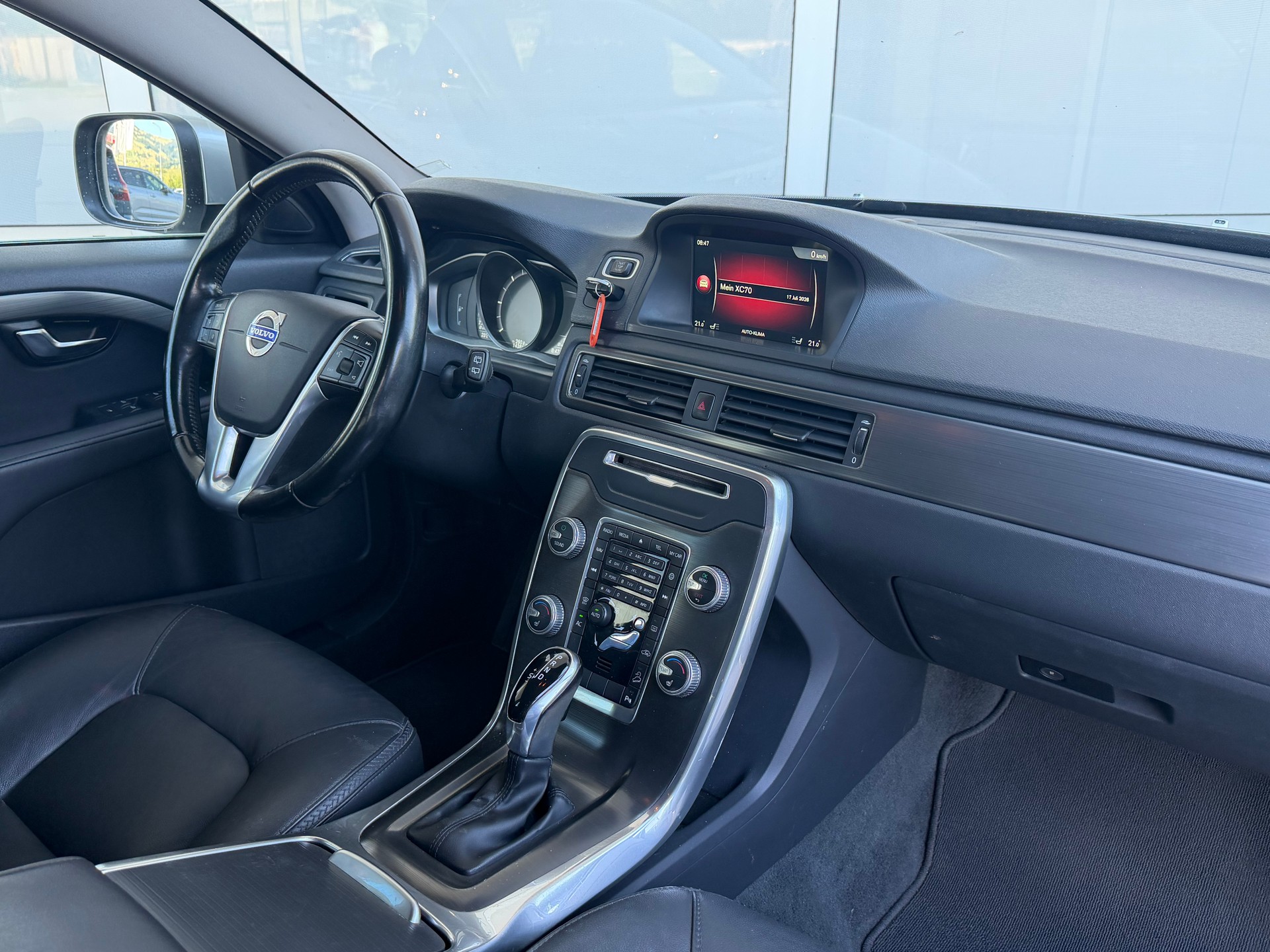 VOLVO XC70 D5 AWD Momentum Geartronic-showroom-element-2