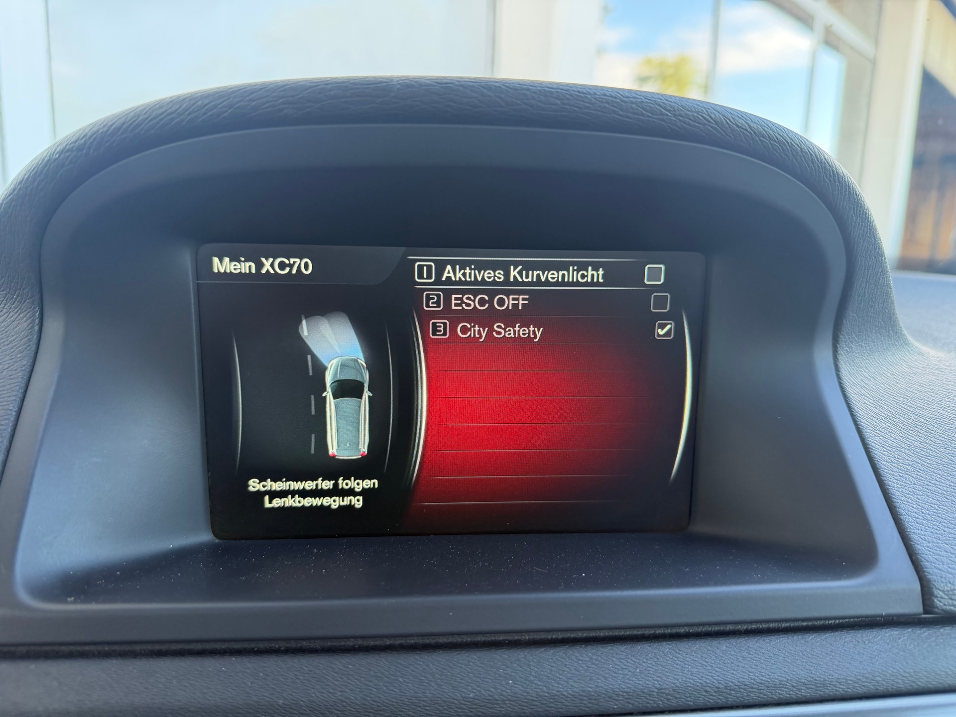 VOLVO XC70 D5 AWD Momentum Geartronic-image-13