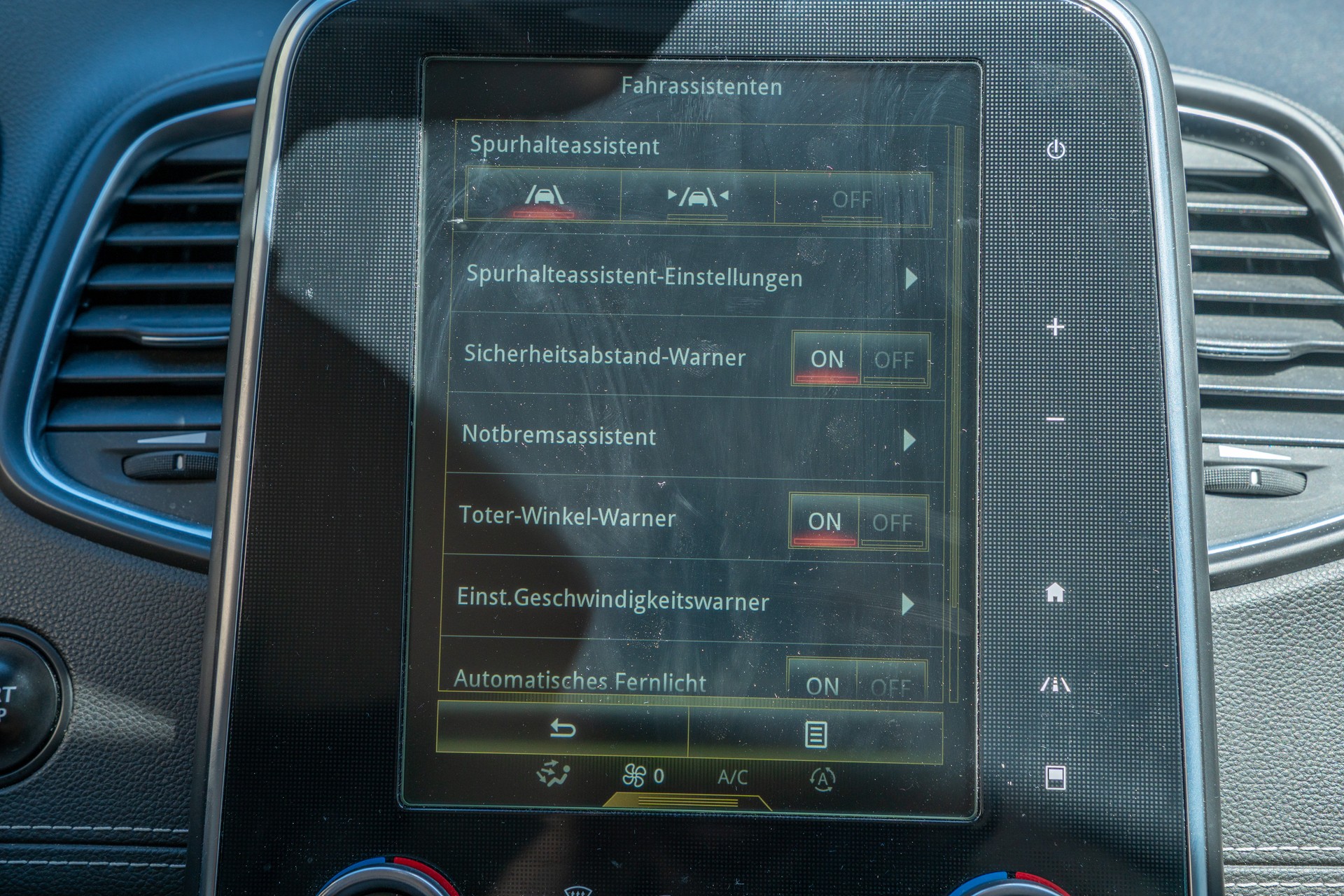 RENAULT Grand Scénic 1.2 16V Turbo Bose 7 Plätzer-image-11