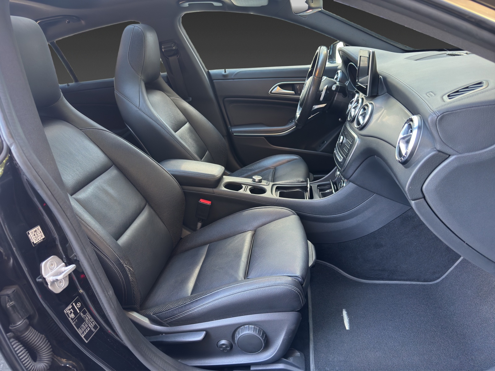 MERCEDES-BENZ CLA Shooting Brake 200 d AMG Line 4Matic 7G-DCT-image-13