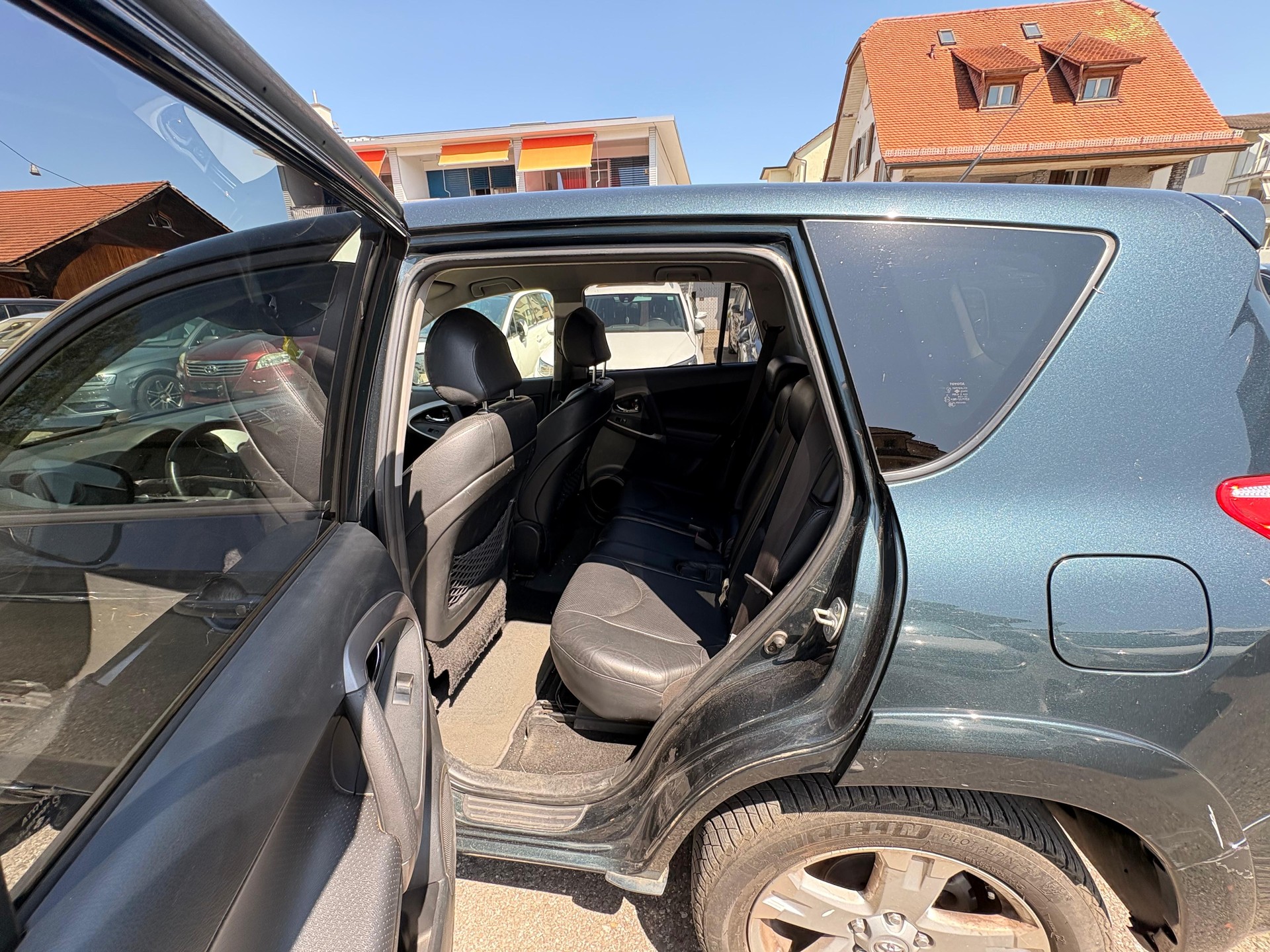 TOYOTA RAV-4 2.2D-4 D CleanPower Linea Luna-image-9