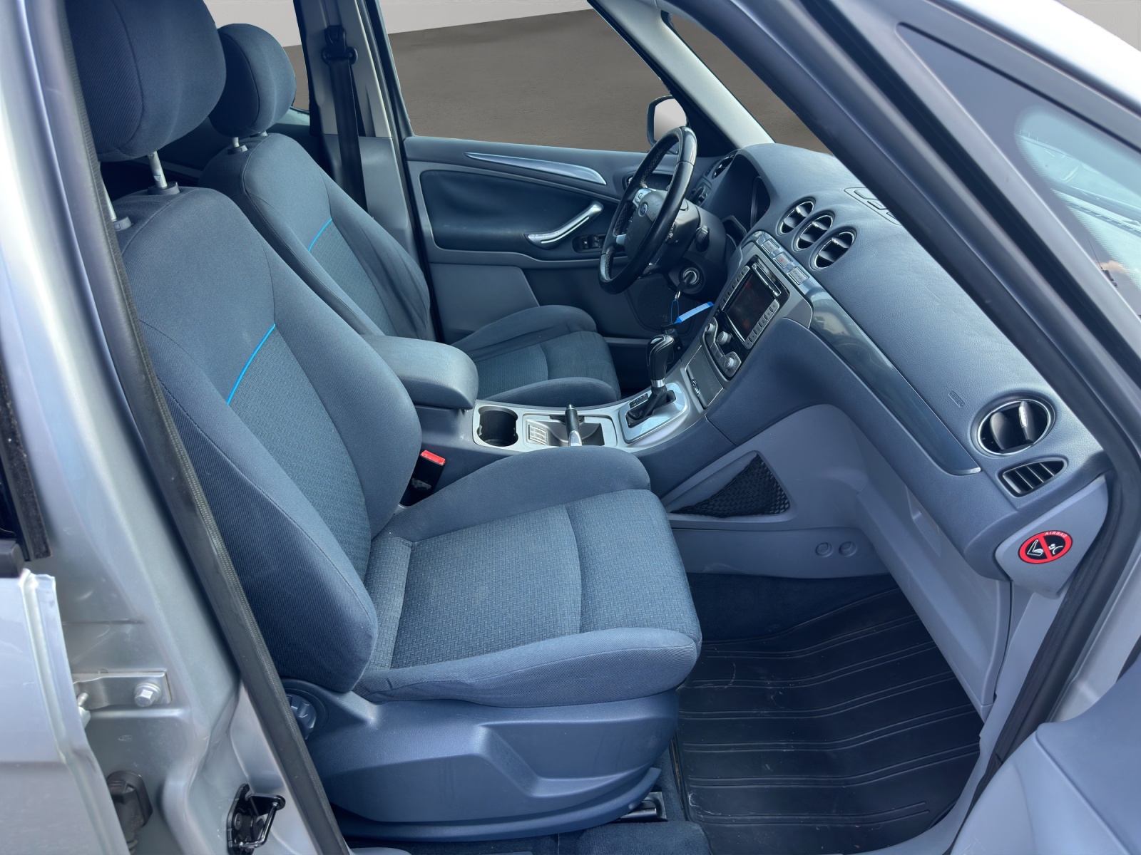 FORD S-Max 2.0 TDCi Titanium Automatic-image-10