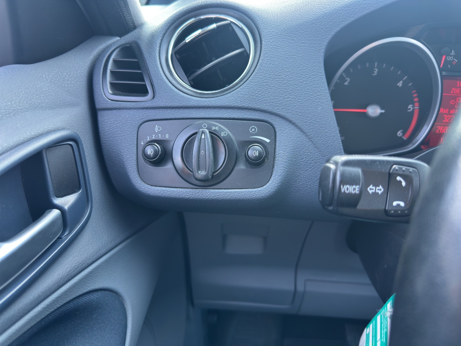 FORD S-Max 2.0 TDCi Titanium Automatic-image-16