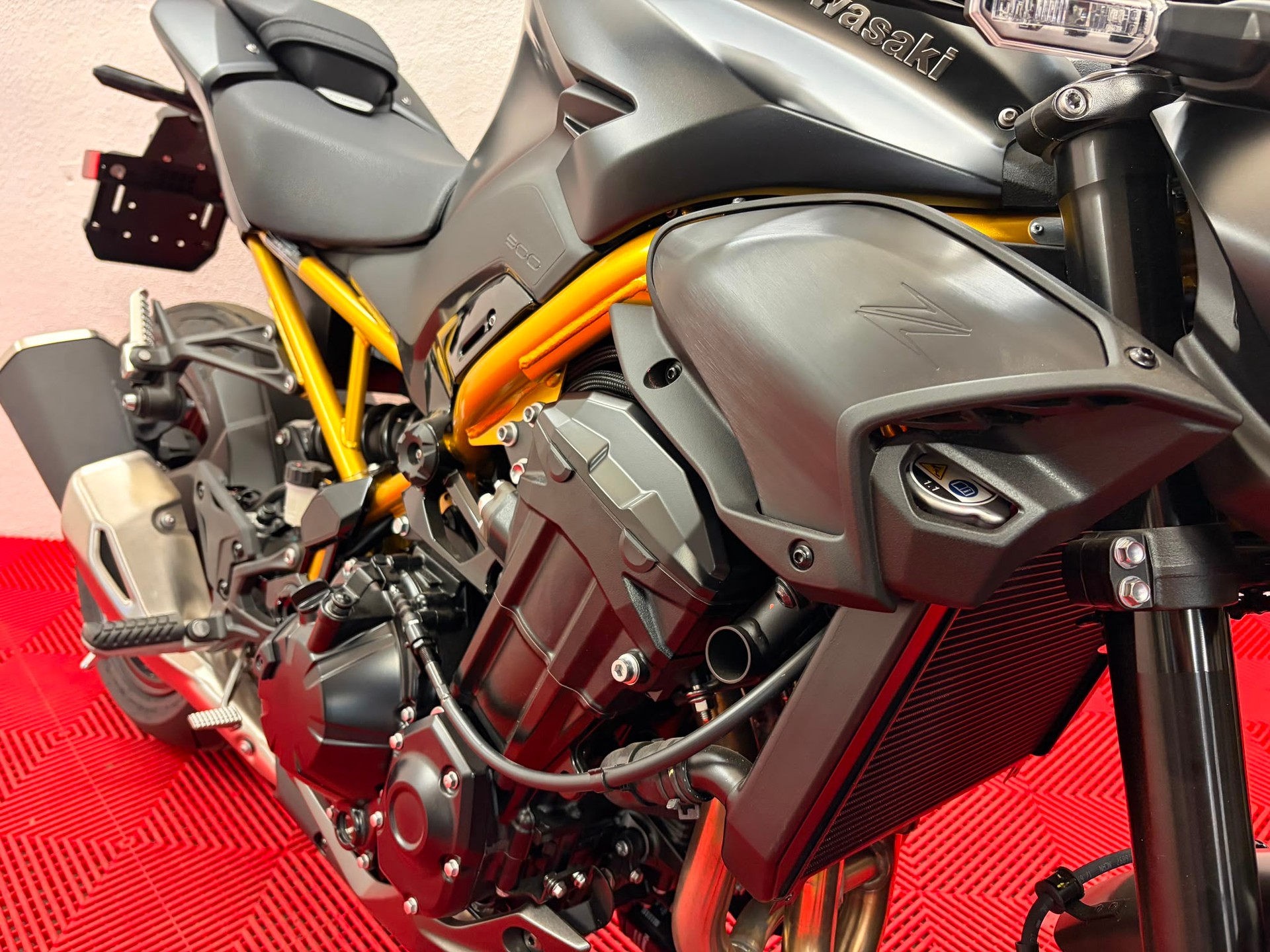KAWASAKI Z 900-image-7