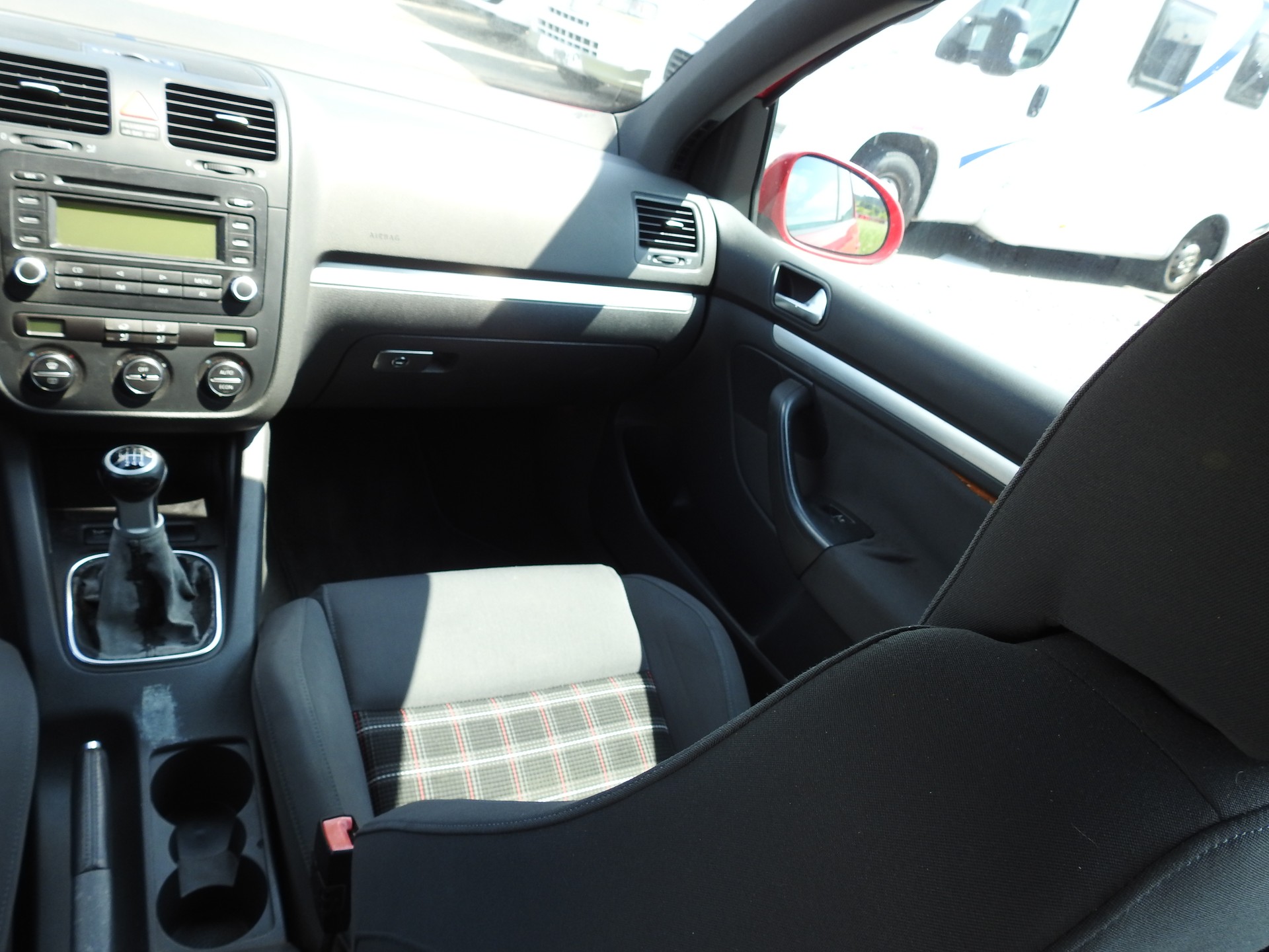 VW Golf 2.0 TFSI GTI-image-17