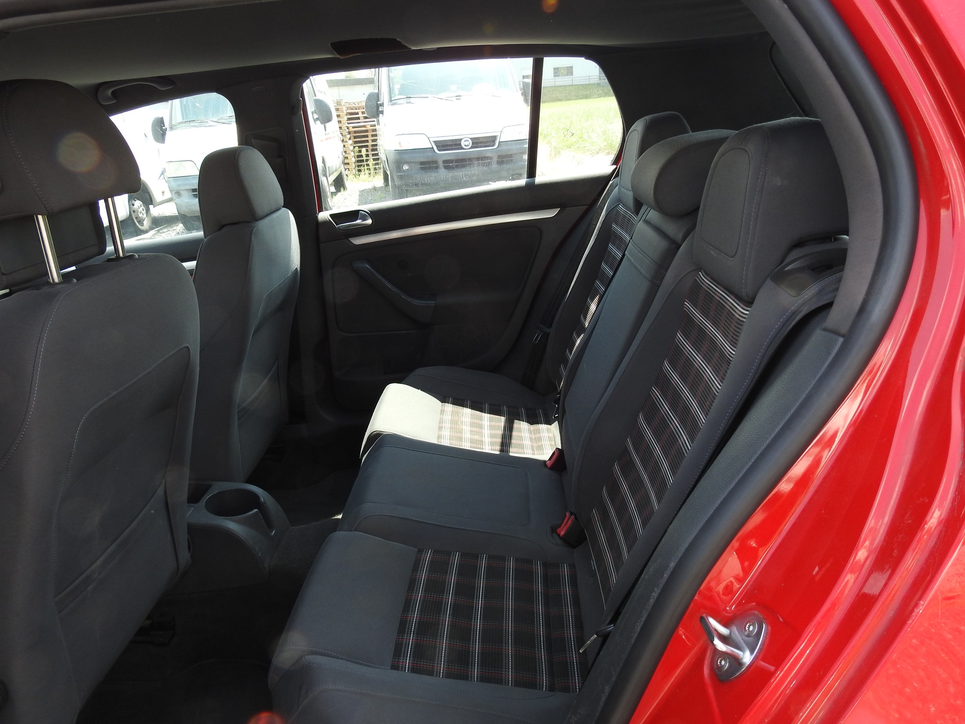 VW Golf 2.0 TFSI GTI-image-13