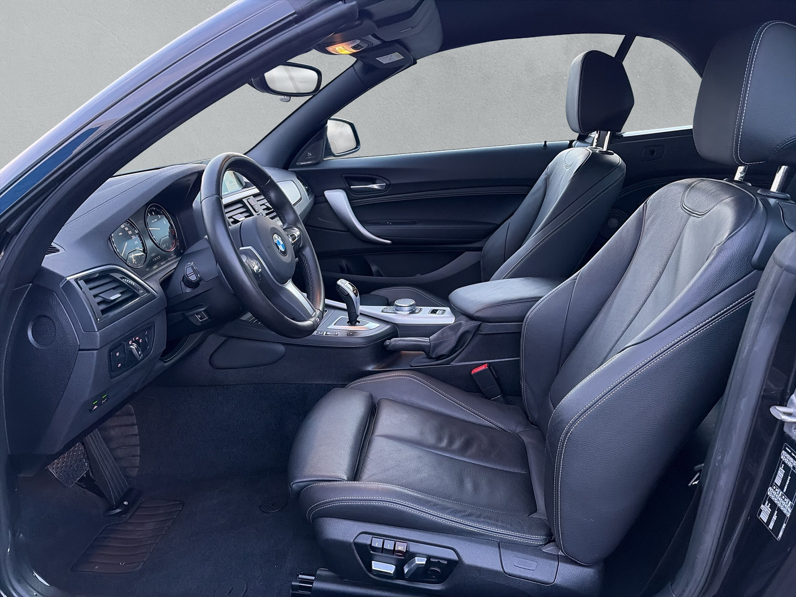BMW 220i Cabrio M Sport F23 (CH)-image-10