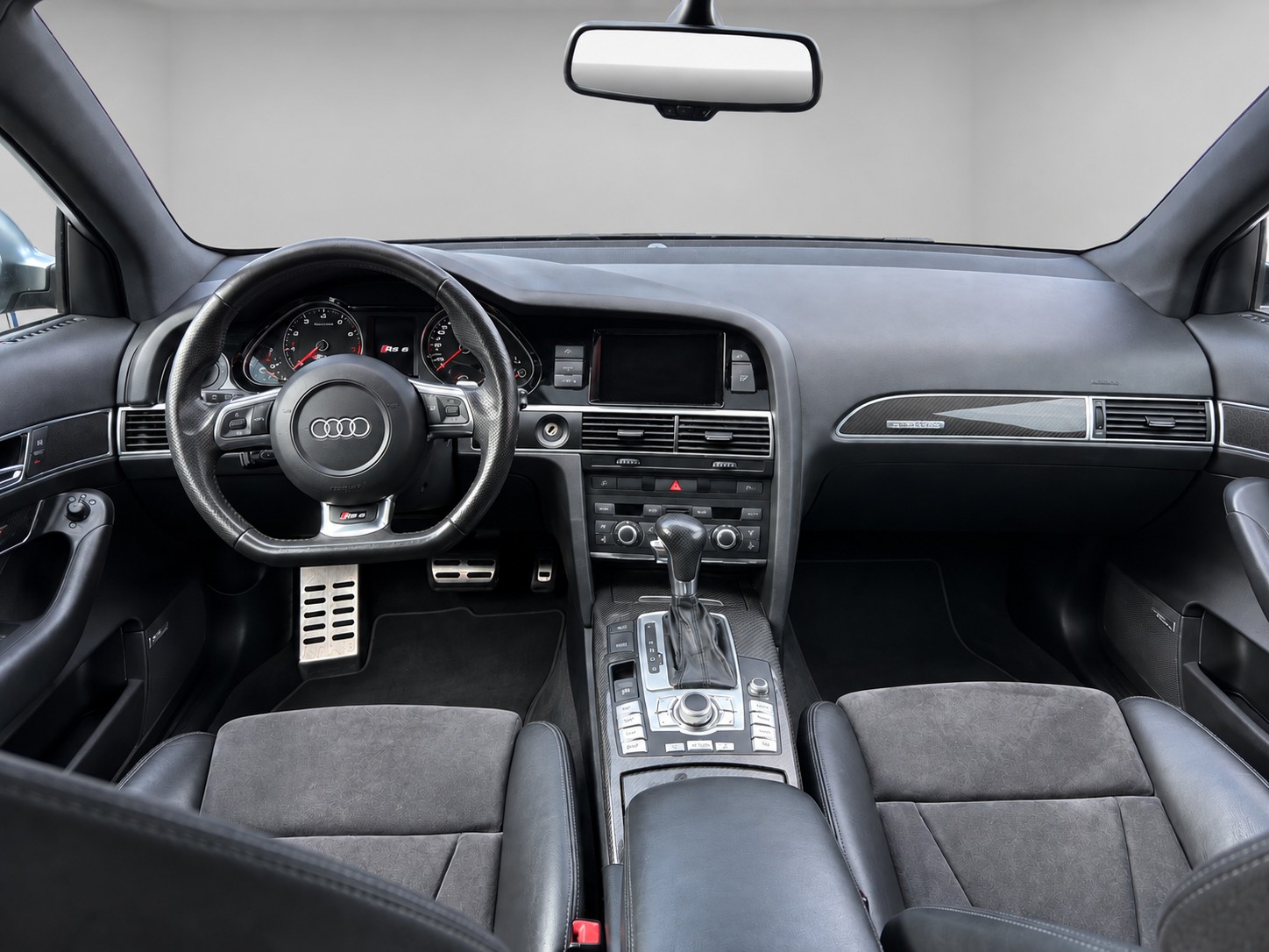 AUDI RS6 Avant 5.0 TFSI V10 quattro tiptronic * MTM 700PS*-image-11