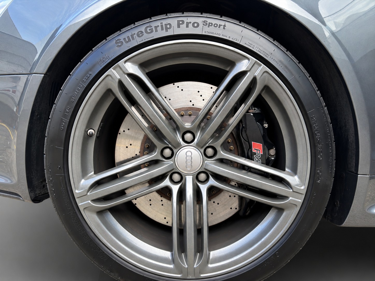 AUDI RS6 Avant 5.0 TFSI V10 quattro tiptronic * MTM 700PS*-image-15