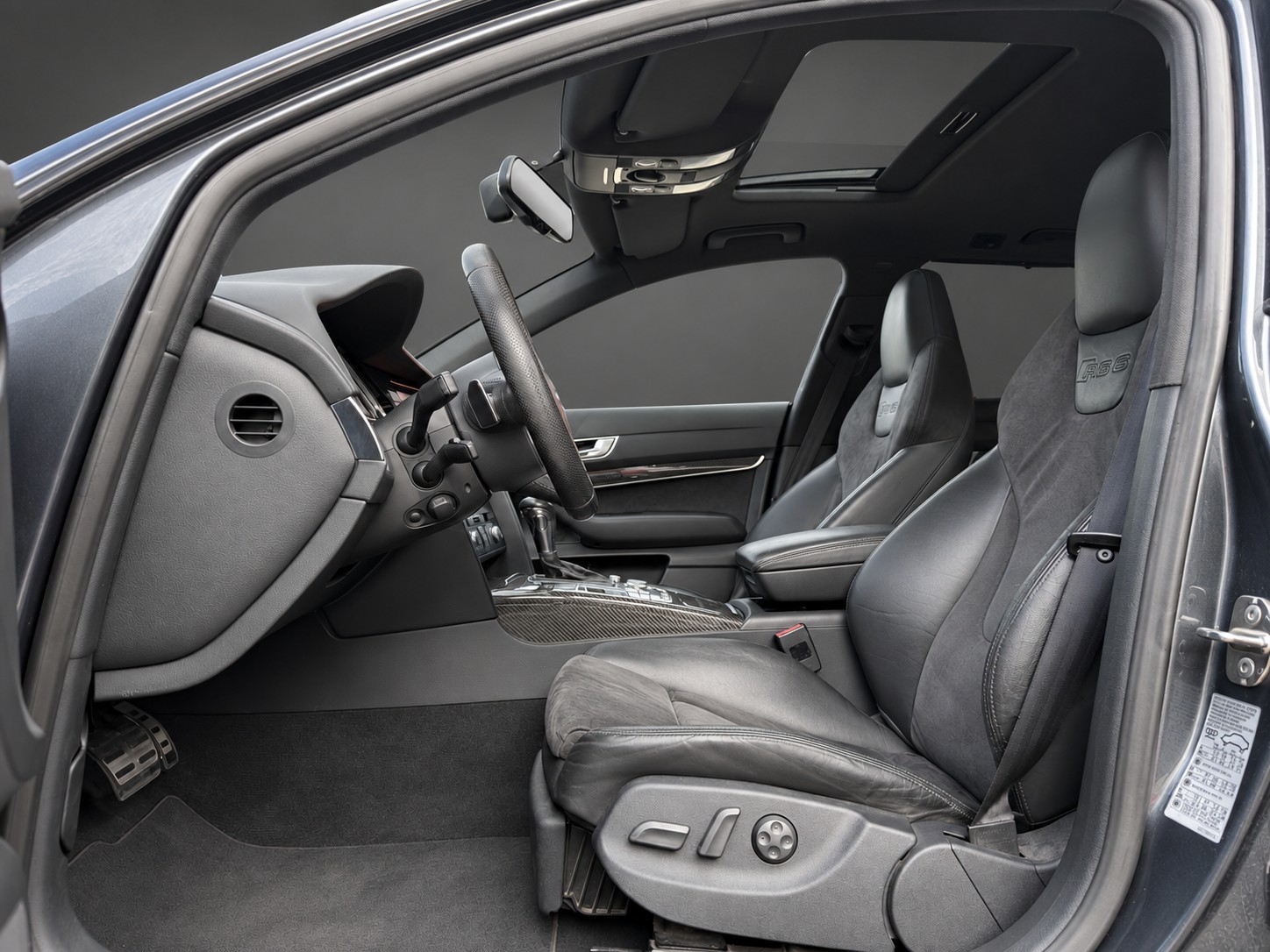 AUDI RS6 Avant 5.0 TFSI V10 quattro tiptronic * MTM 700PS*-image-9