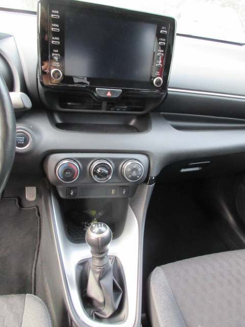 TOYOTA Yaris 1.5 VVT-iE Trend-image-14