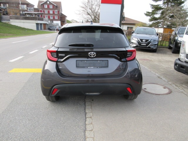 TOYOTA Yaris 1.5 VVT-iE Trend-image-2
