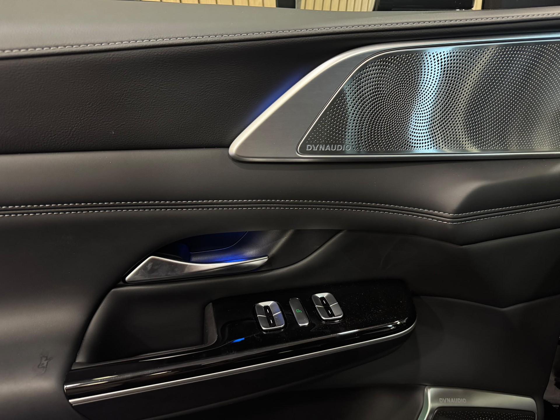 XPENG G9 93kWh Performance AWD-image-8