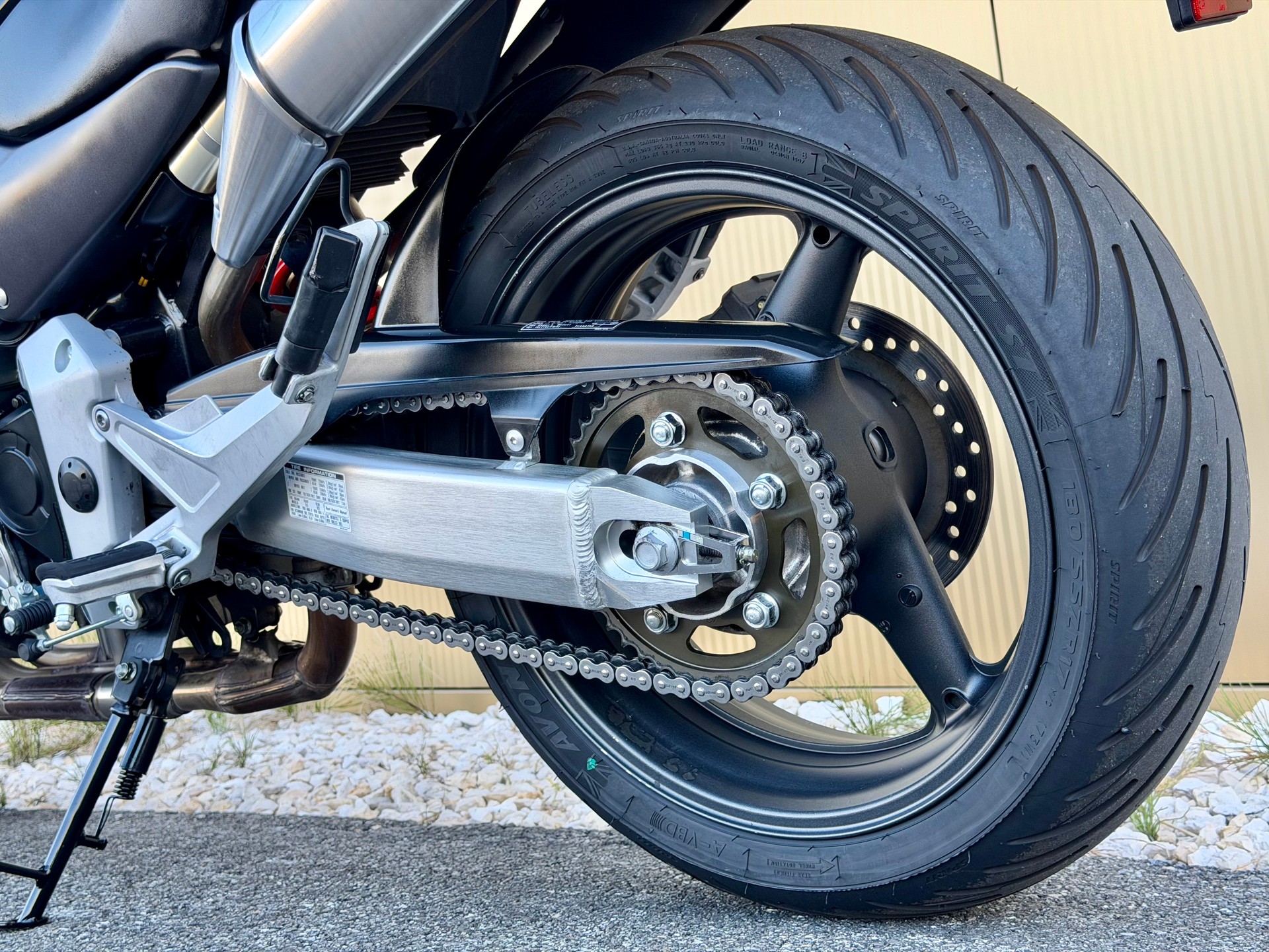 HONDA CB 900 F Hornet-image-12